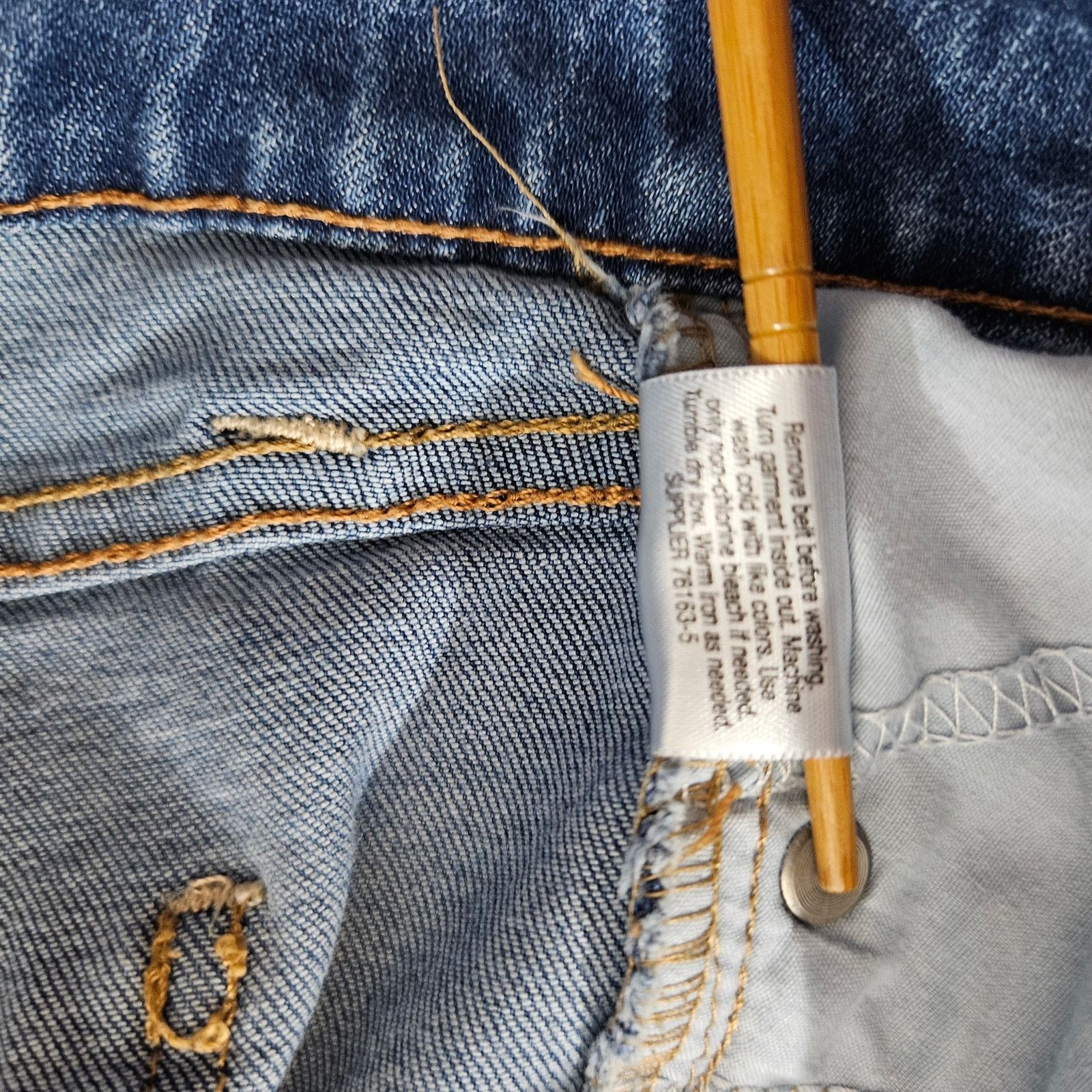 St. Johns Bay EUC St. John's Bay Mid Rise Relaxed Capri Jeans Sz. 8Px20 Size 30" / US 8 / IT 44 - 7 Thumbnail