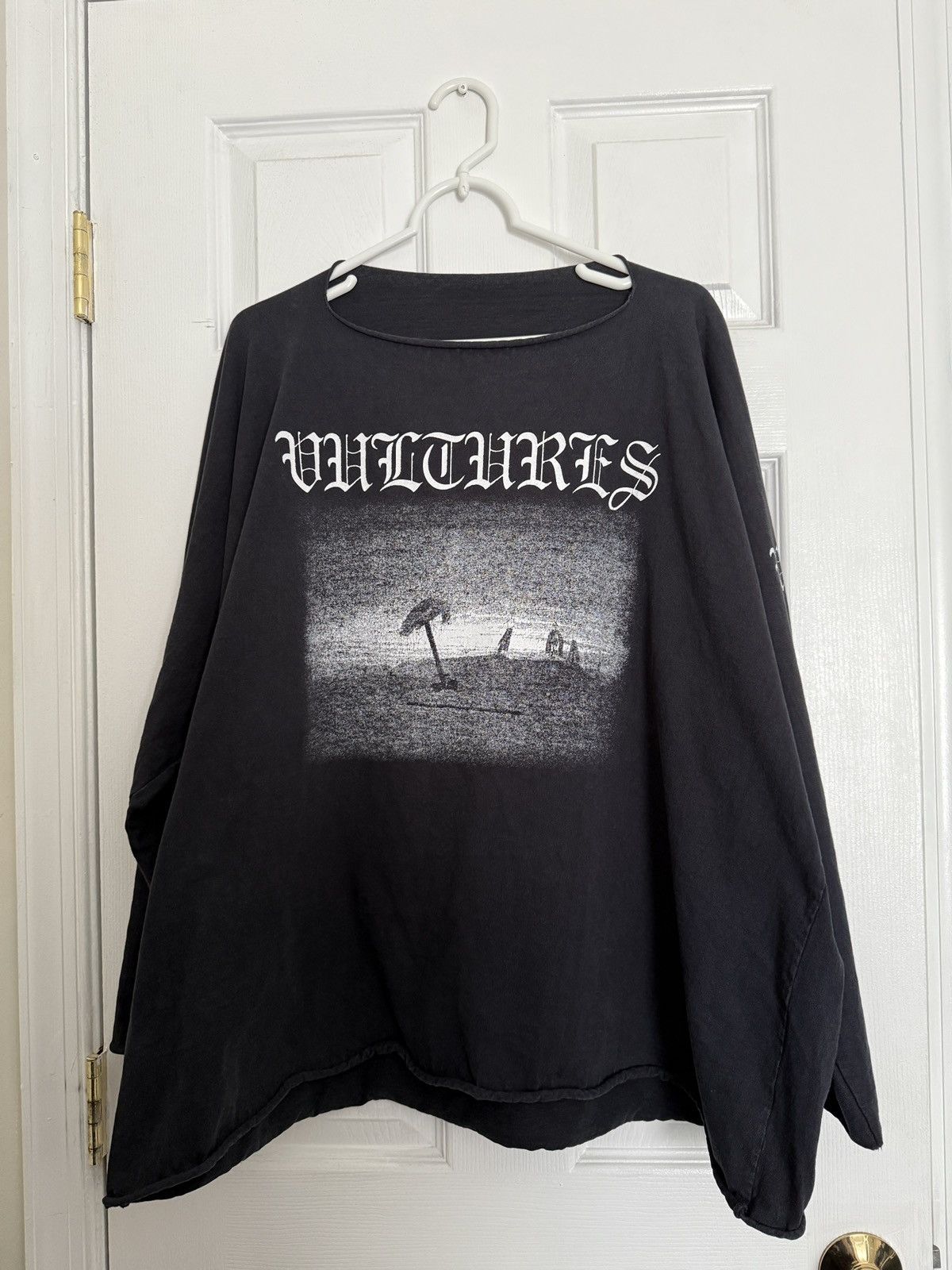 Yzy Gosha Vultures Black Long T