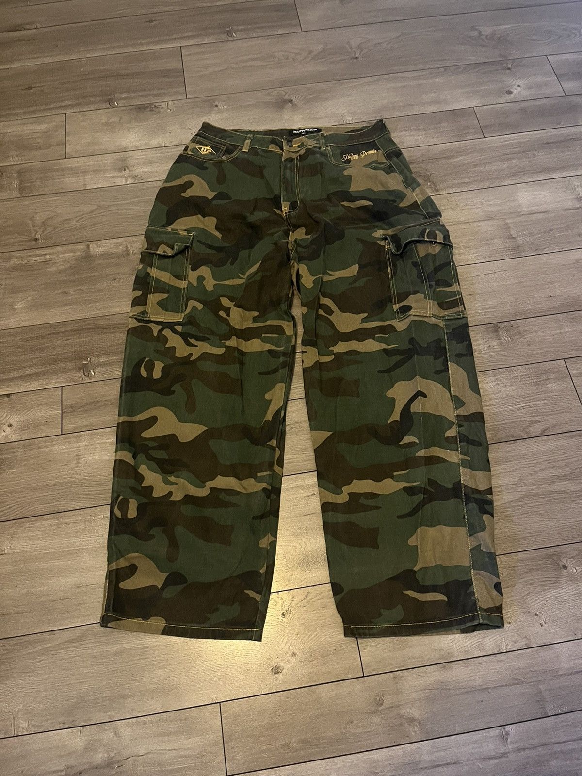 IHP Camo Cargos Size 32