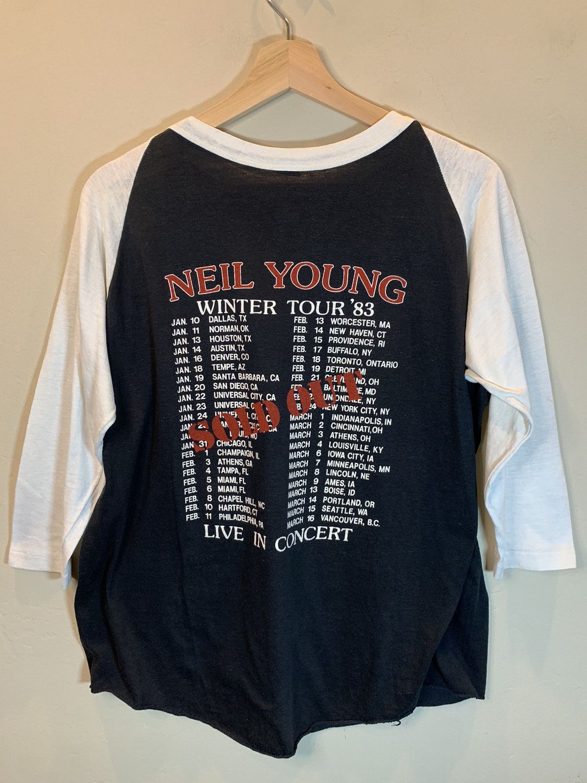 Band Tees RARE* Vintage 1983 Neil Young Solo Tour Single Stitch Raglan Size US L / EU 52-54 / 3 - 2 Thumbnail