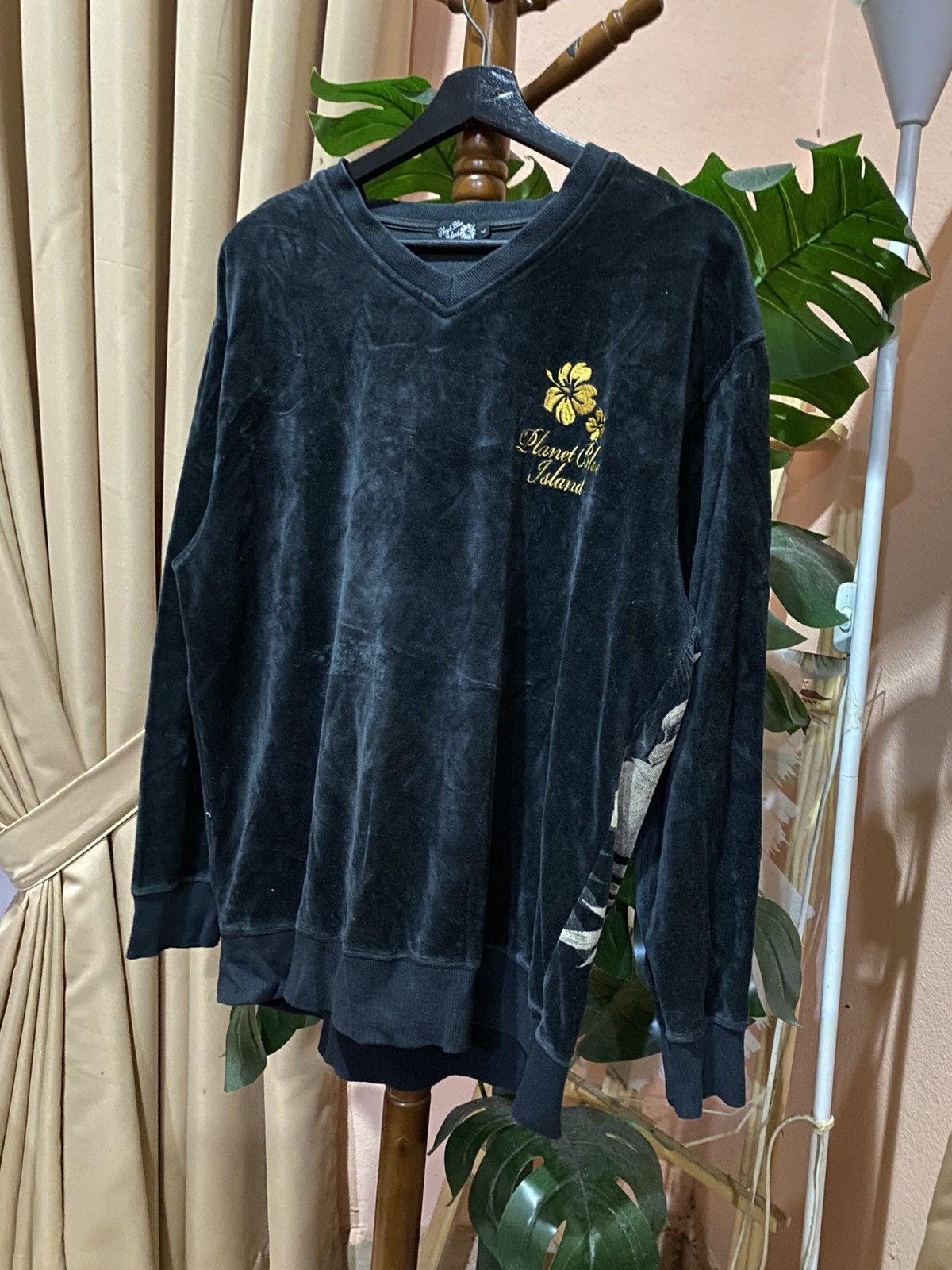 Japanese Brand Vintage Planet Blue Island Black Velour Tropical Hibiscus Size US L / EU 52-54 / 3 - 9 Thumbnail
