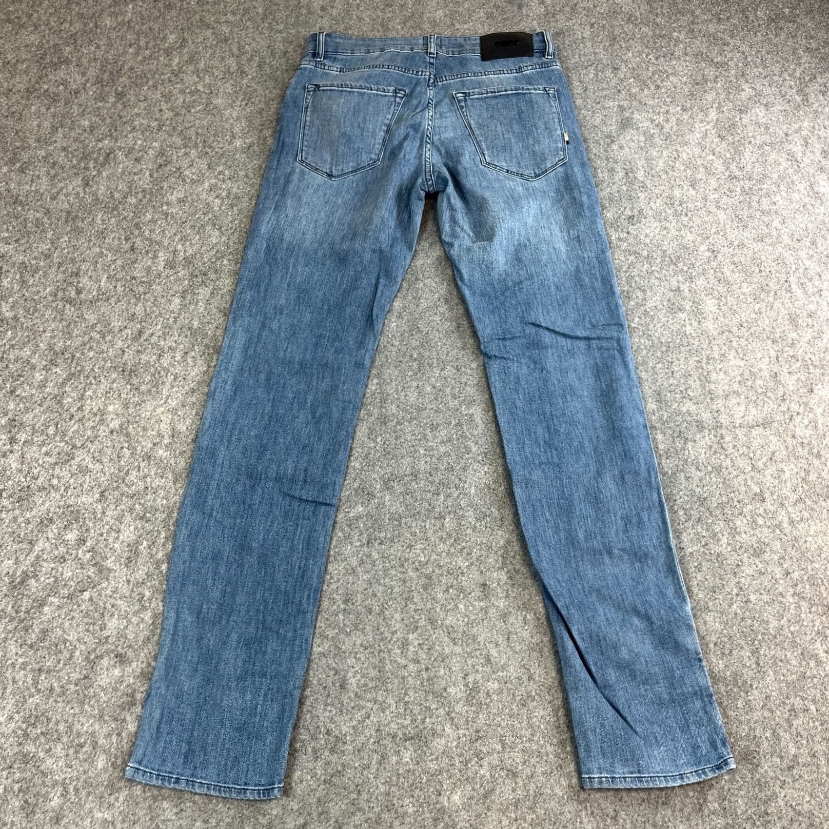 Hugo Boss HUGO BOSS Jeans Regular Tapered 30 32 Medium Wash Blue Stretch Maine 3 Mens Waist 30 Inseam 32 Denim 5-Pocket Shirt Size US 30 / EU 46 - 2 Thumbnail