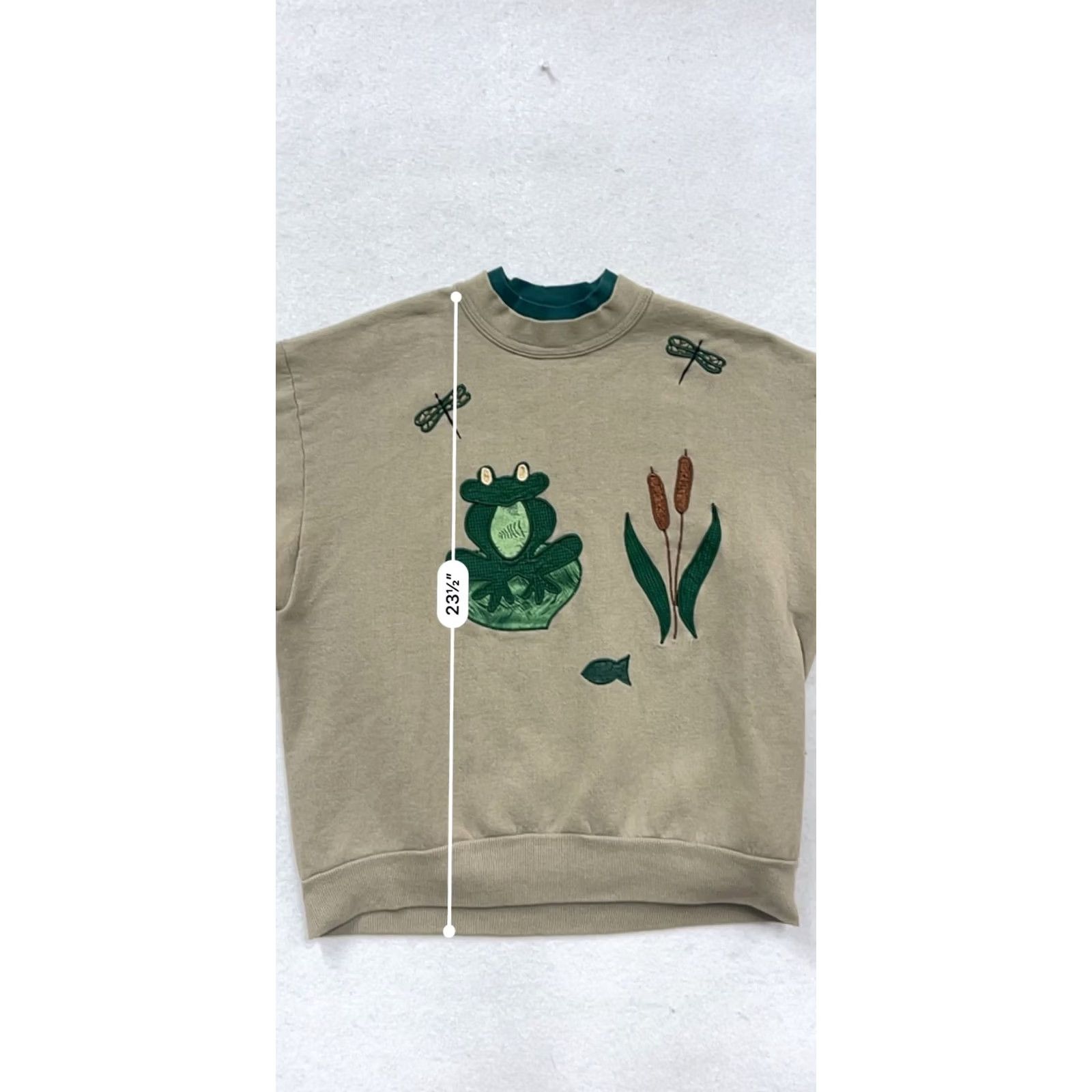 Vintage VINTAGE Sweatshirt Frog & Dragonfly Embroidered Beige Small Unisex Adults Crewneck Pullover Like New Size US S / EU 44-46 / 1 - 7 Thumbnail