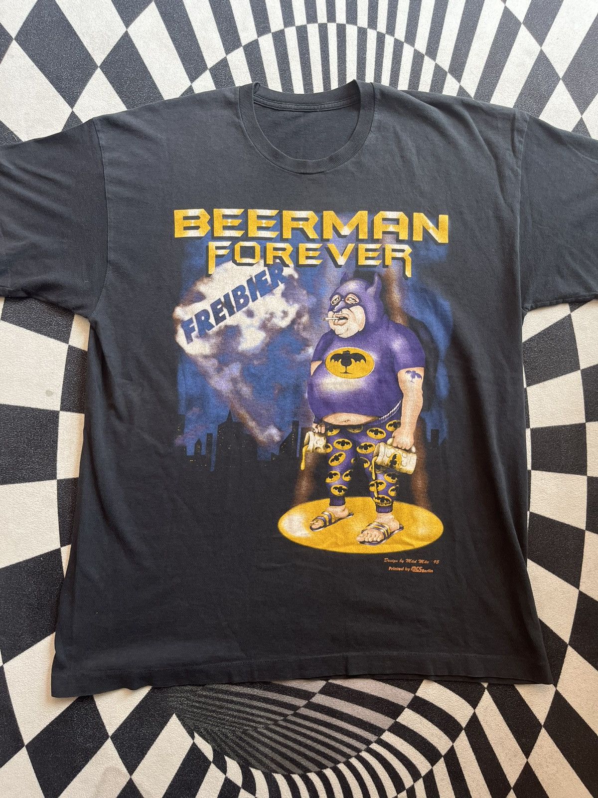 DC Comics Vintage BEER MAN FOREVER FREIBIER Design by Mad Max 95’s Size US XL / EU 56 / 4 - 4 Thumbnail