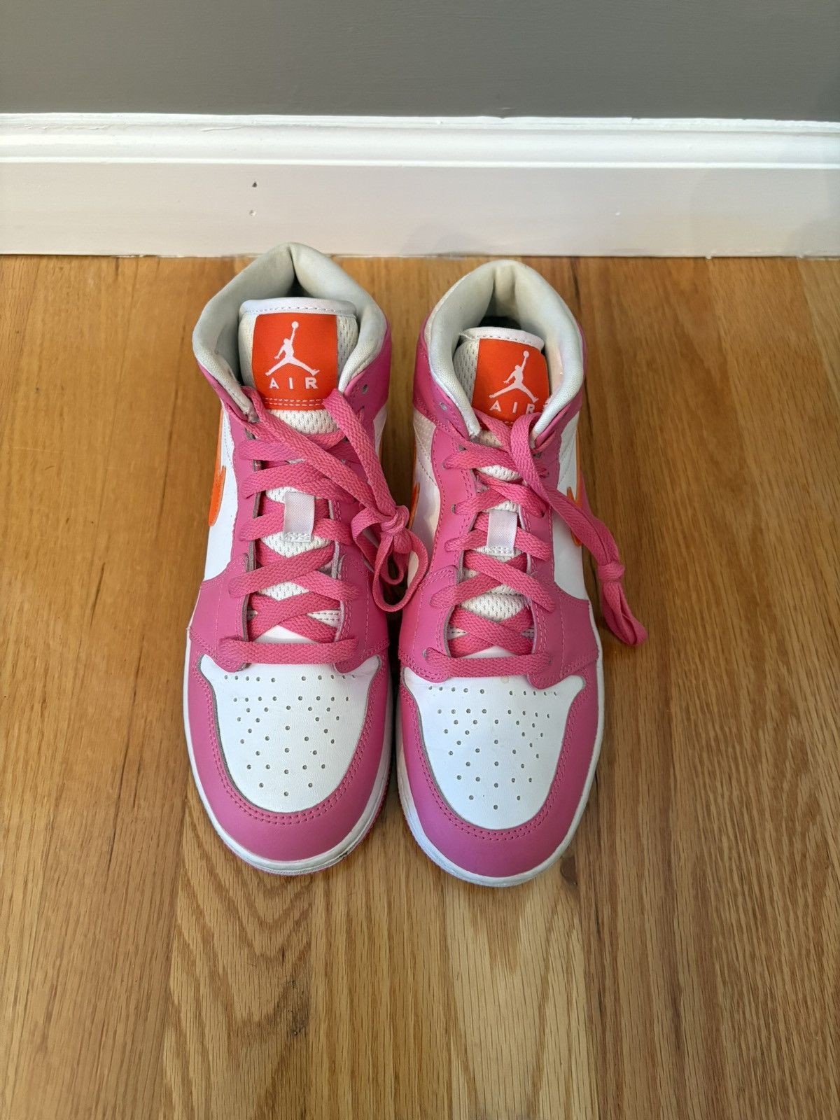 Nike Nike Air Jordan 1 Mid Pinksicle GS DX3240-681 Youth Size 6.5 Size US 6.5 / EU 39-40 - 1 Thumbnail