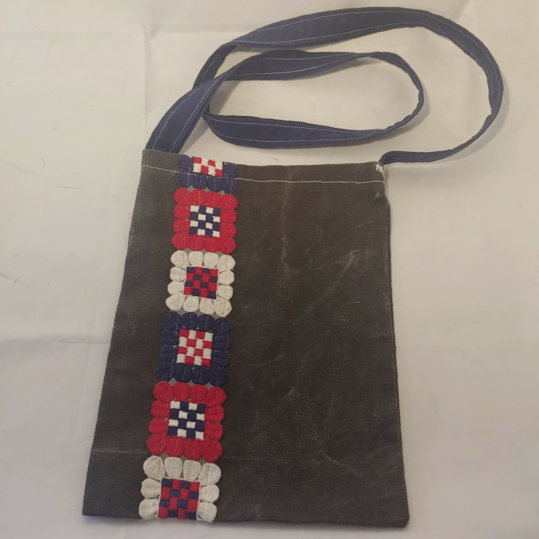 Vintage VINTAGE Handmade Gray Canvas Purse Boho Shoulder Bag 10x7.25" Adult Women Bag Navy Strap Retro Trim Size ONE SIZE - 2 Thumbnail