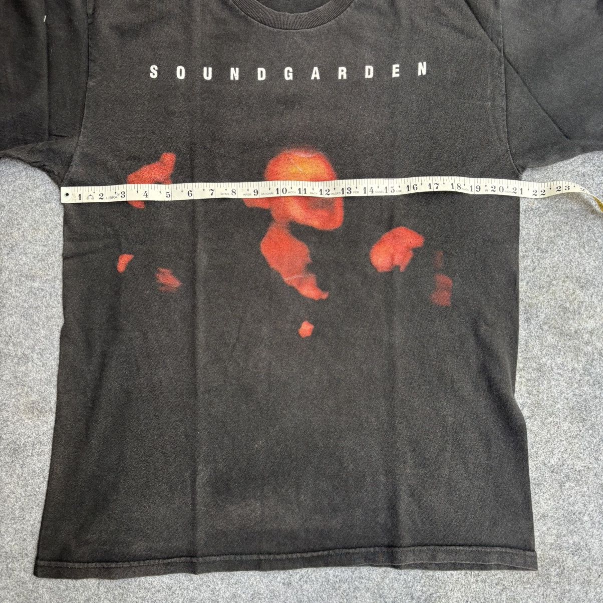 Band Tees Vintage Soundgarden Superunknown T shirt Size US M / EU 48-50 / 2 - 5 Thumbnail