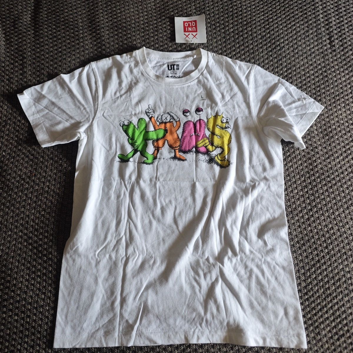 Kaws × Uniqlo Kaws x Uniqlo tshirt Size US L / EU 52-54 / 3 - 1 Thumbnail