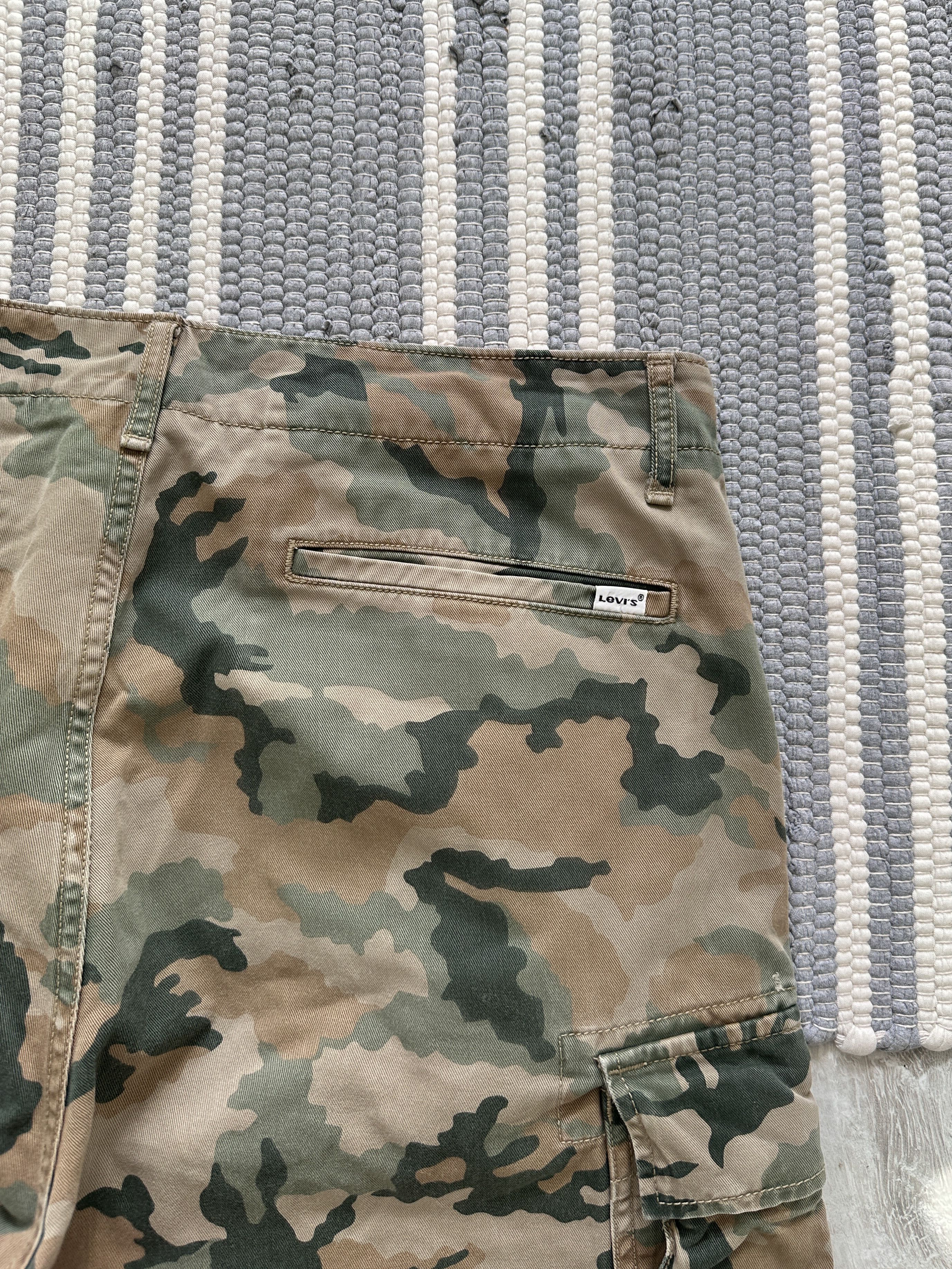 Levi's Vintage Levis Cargo Military Shorts Size 33 Size US 33 - 5 Thumbnail