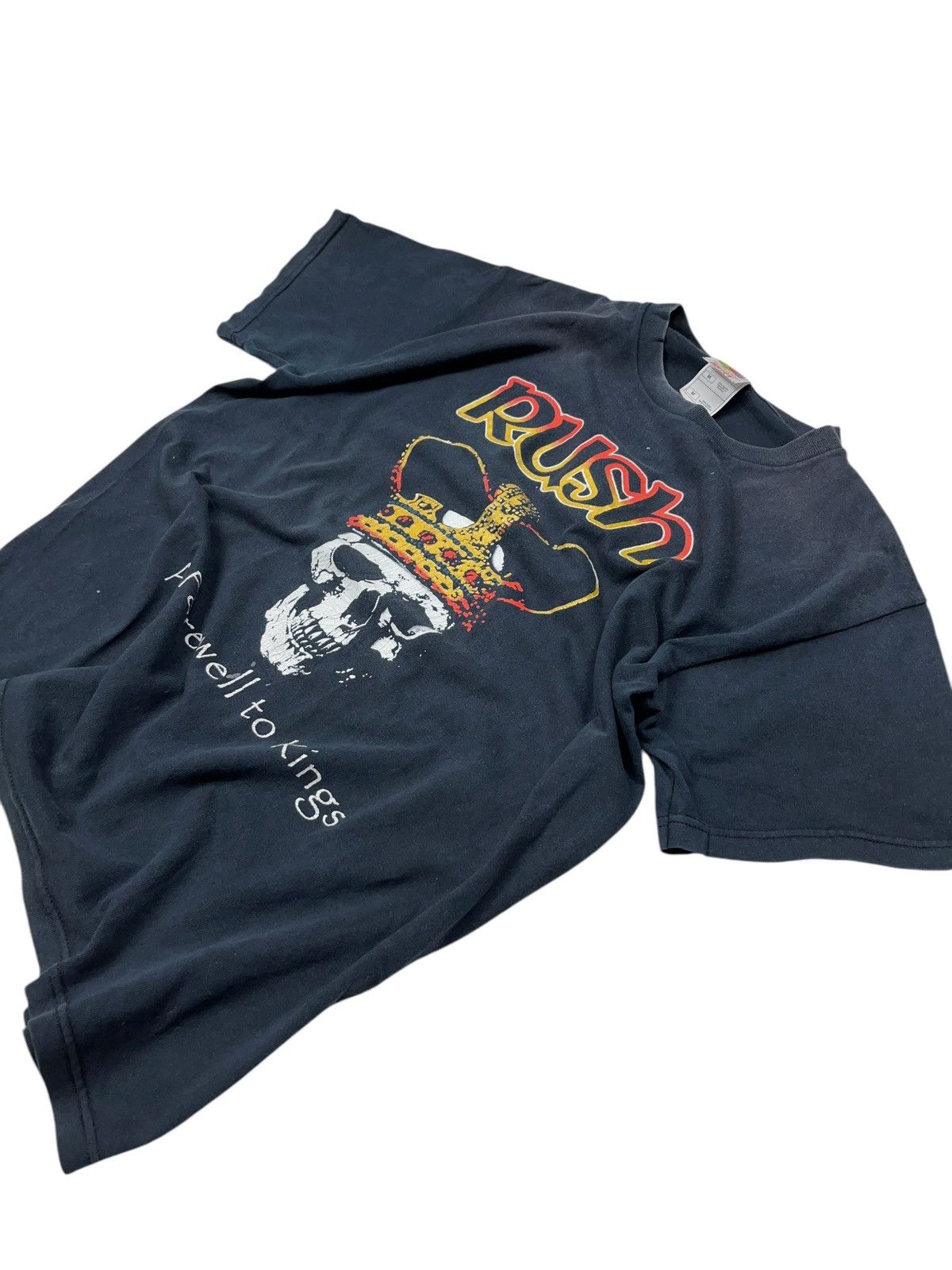 Band Tees × Vintage Vintage 00s Rush A Farewell To Kings Faded T-shirt Size US M / EU 48-50 / 2 - 6 Thumbnail