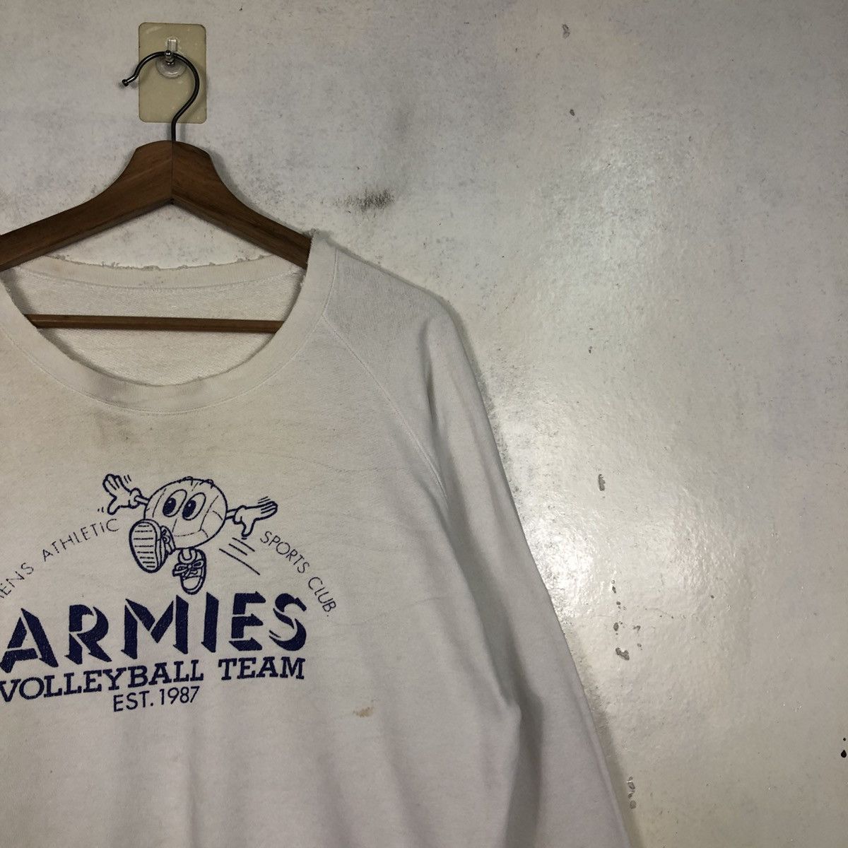 Japanese Brand 📌Vintage 1987 Armies Volleyball Team Sweatshirt Big Logo Size US M / EU 48-50 / 2 - 8 Thumbnail