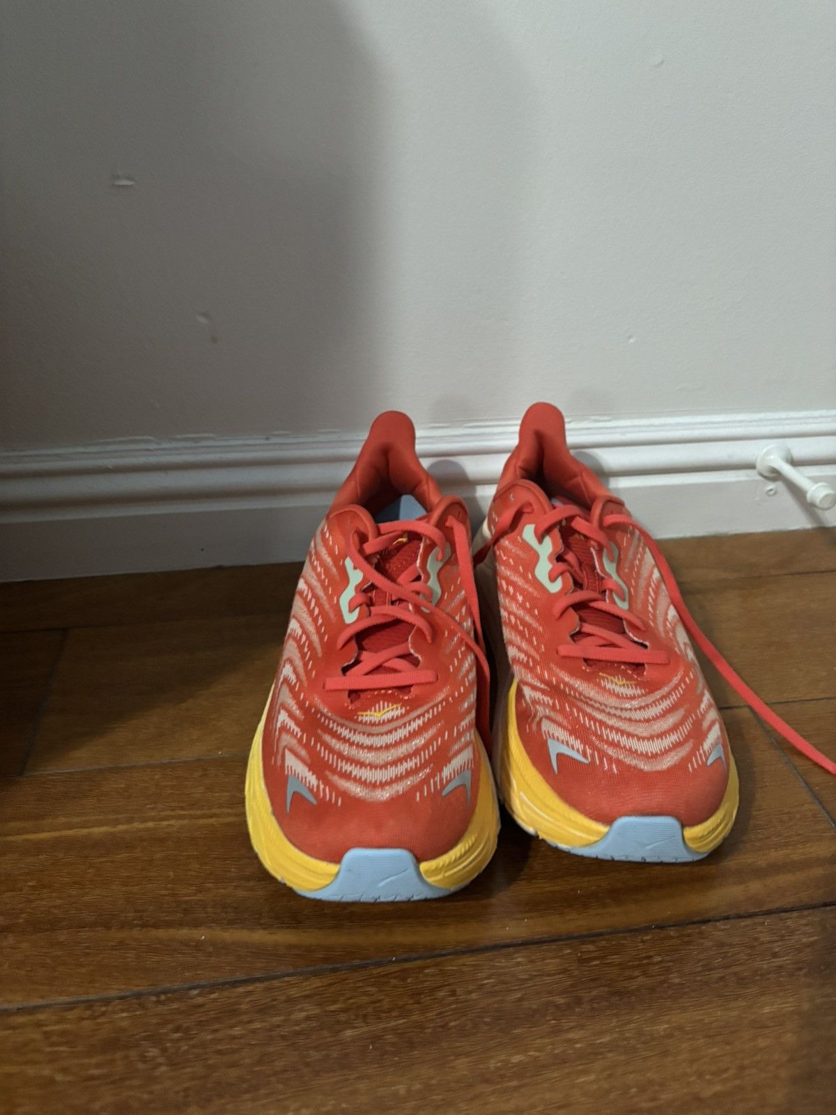 Hoka Hoka Arahi 6 Size US 9 / EU 42 - 4 Thumbnail