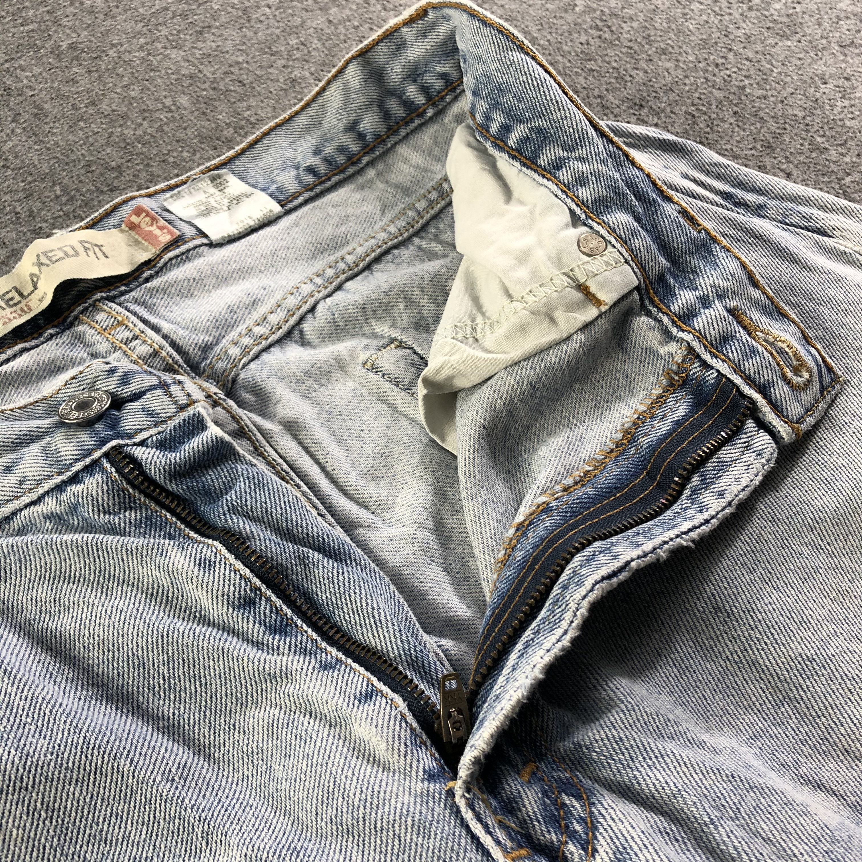 Levi's Vintage Light Wash Levis 550 Jeans-J3190 Size US 33 - 9 Thumbnail