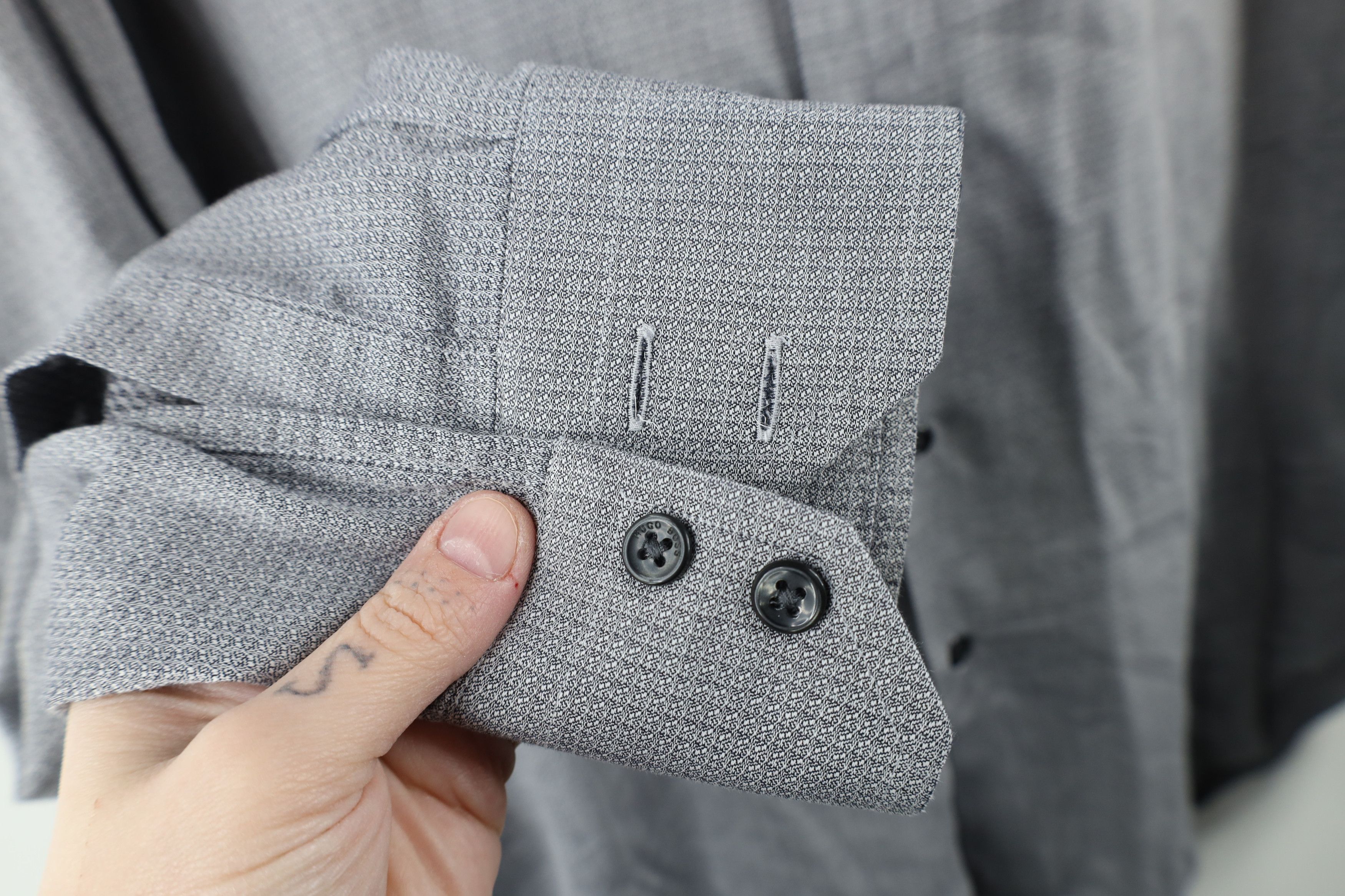 Hugo Boss × Vintage Vintage Hugo Boss Geometric Collared Button Dress Shirt Gray Size US M / EU 48-50 / 2 - 4 Thumbnail