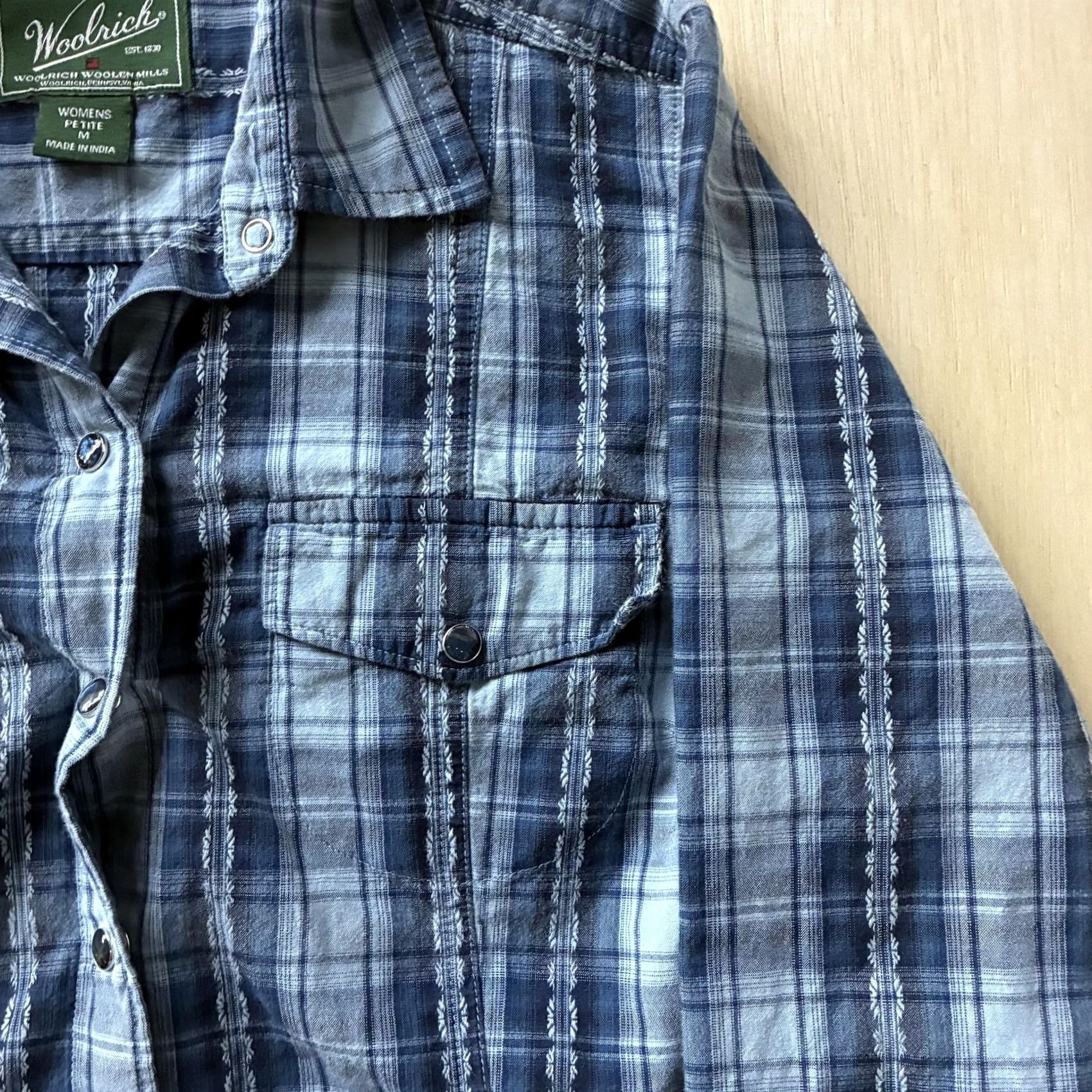 Vintage Woolrich Shirt Womens Petite M Blue Plaid Flannel Button-Up Long Sleeve Casual Fall Women's Petite M Shirt Size M / US 6-8 / IT 42-44 - 2 Thumbnail