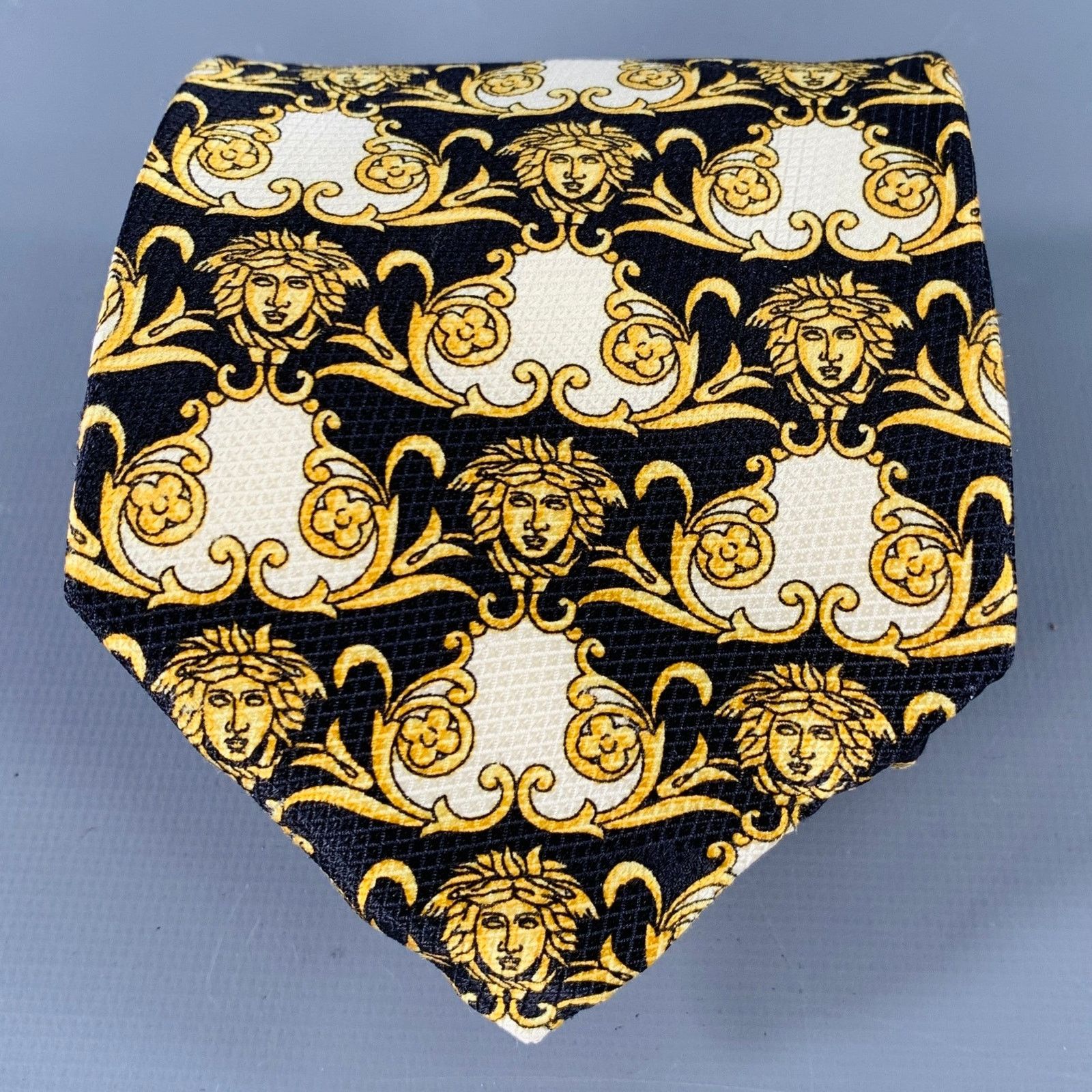 Versace GIANNI VERSACE Black Gold Medusa Heads Silk Tie Size ONE SIZE - 1 Thumbnail