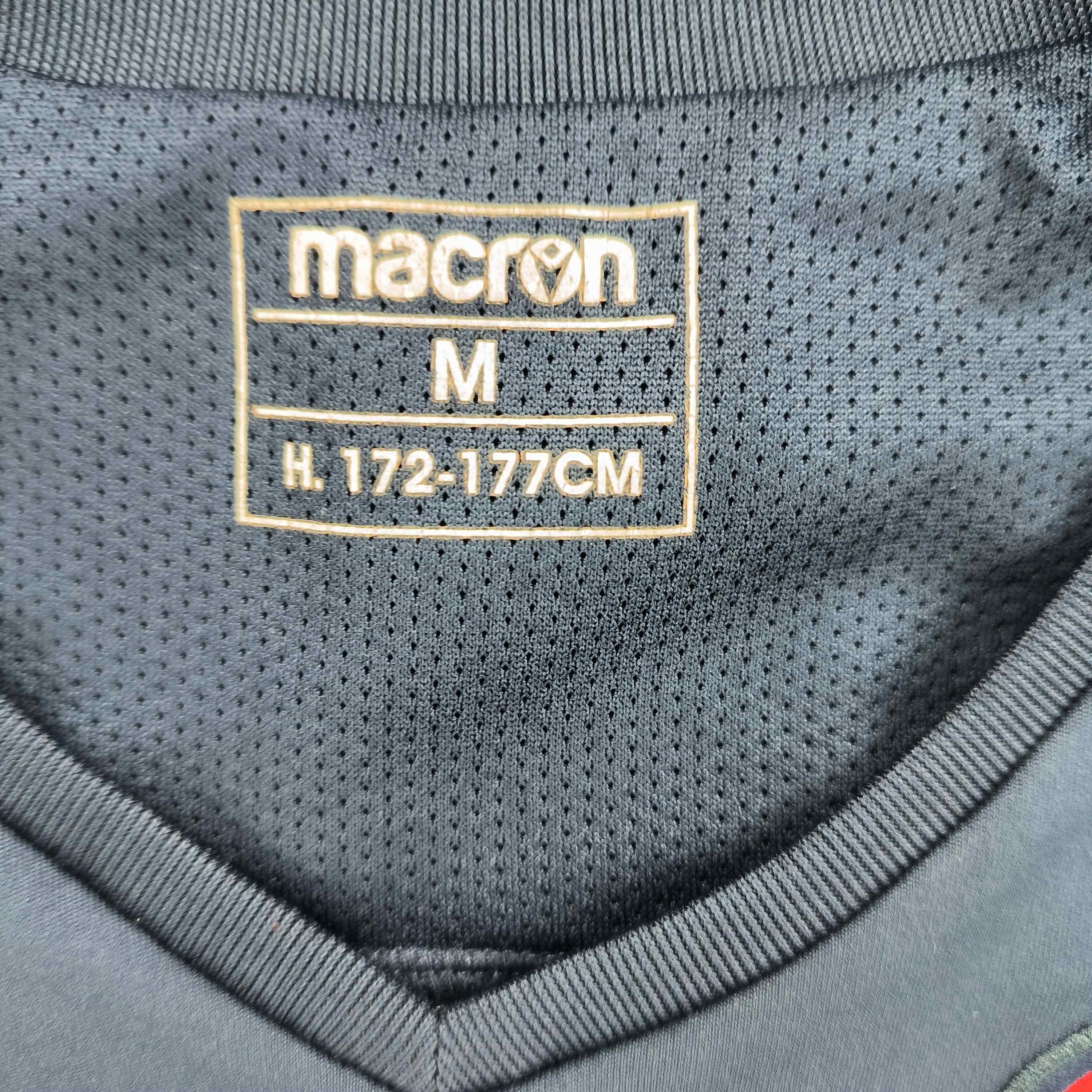 Macron Levante UD 2018-19 Macron training football jersey size M Size US M / EU 48-50 / 2 - 4 Thumbnail