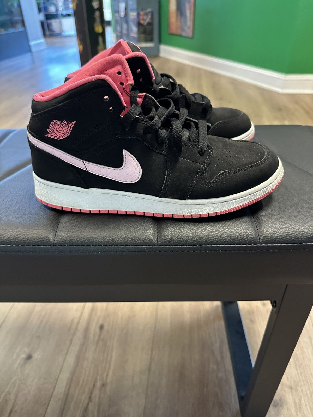 Nike Jordan 1 Digital Pink Size US 6.5 / EU 39-40 - 3 Thumbnail