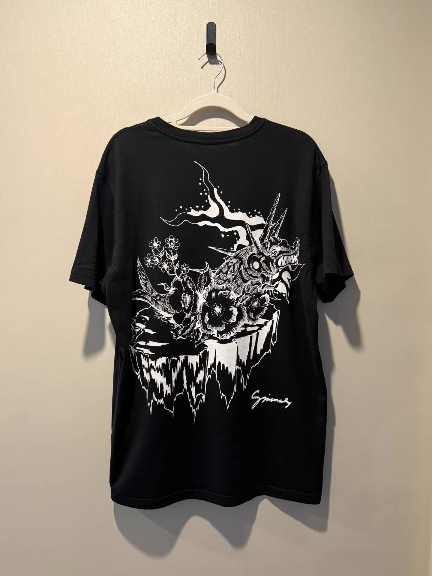 Givenchy Givenchy black short-sleeve T-shirt Q20 Size US L / EU 52-54 / 3 - 2 Thumbnail