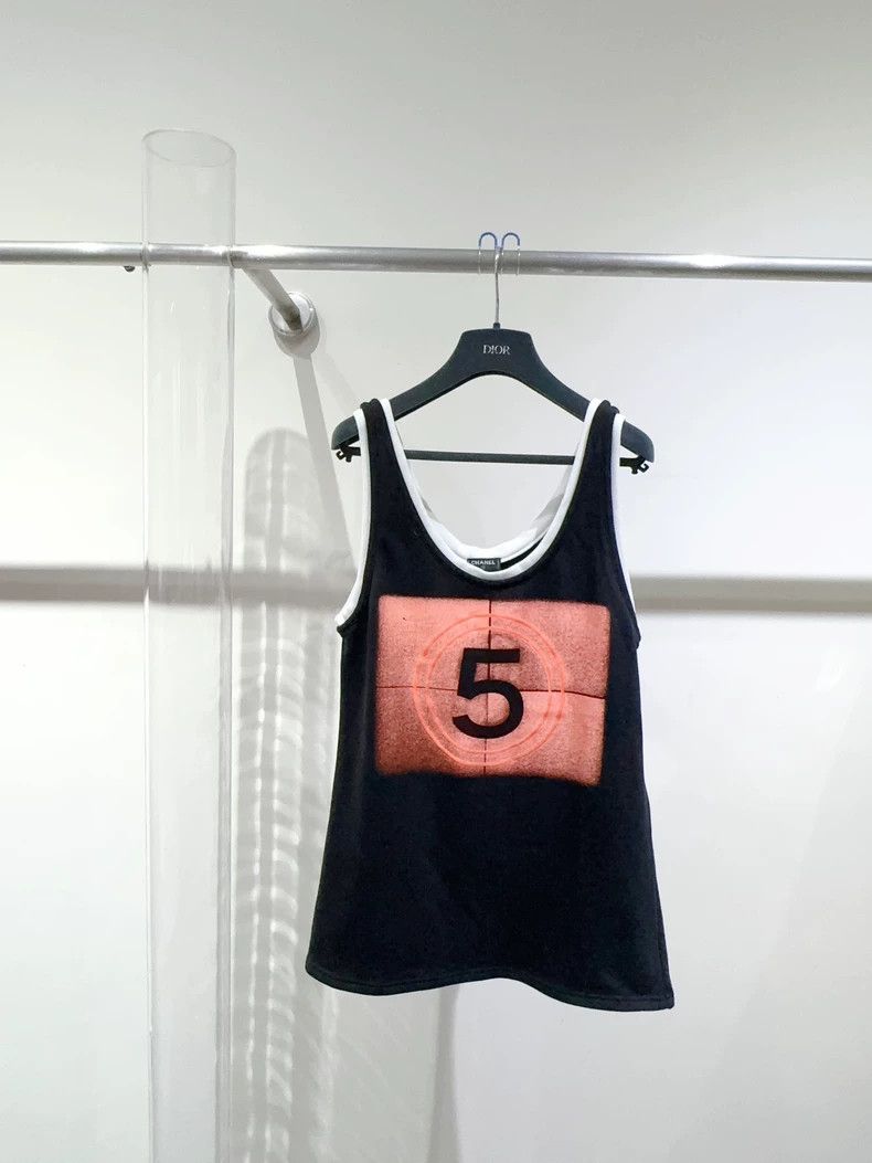 Chanel Chanel Vest 2503-Nextarrow Size XS / US 0-2 / IT 36-38 - 1 Thumbnail