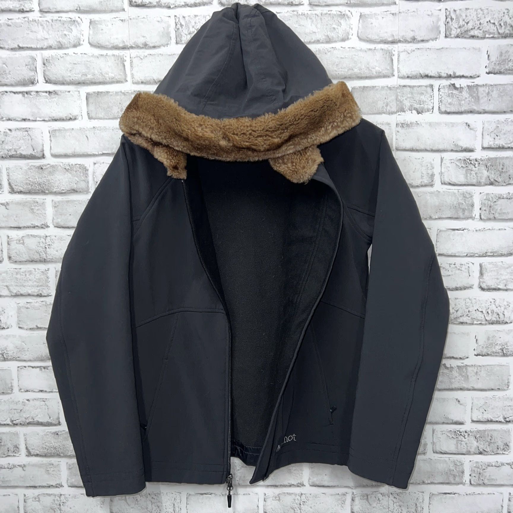 Marmot Marmot Jacket Womens Size M Hooded Fur Lined Fuex Black Polyester Basic Regular Style Features Size M / US 6-8 / IT 42-44 - 4 Thumbnail