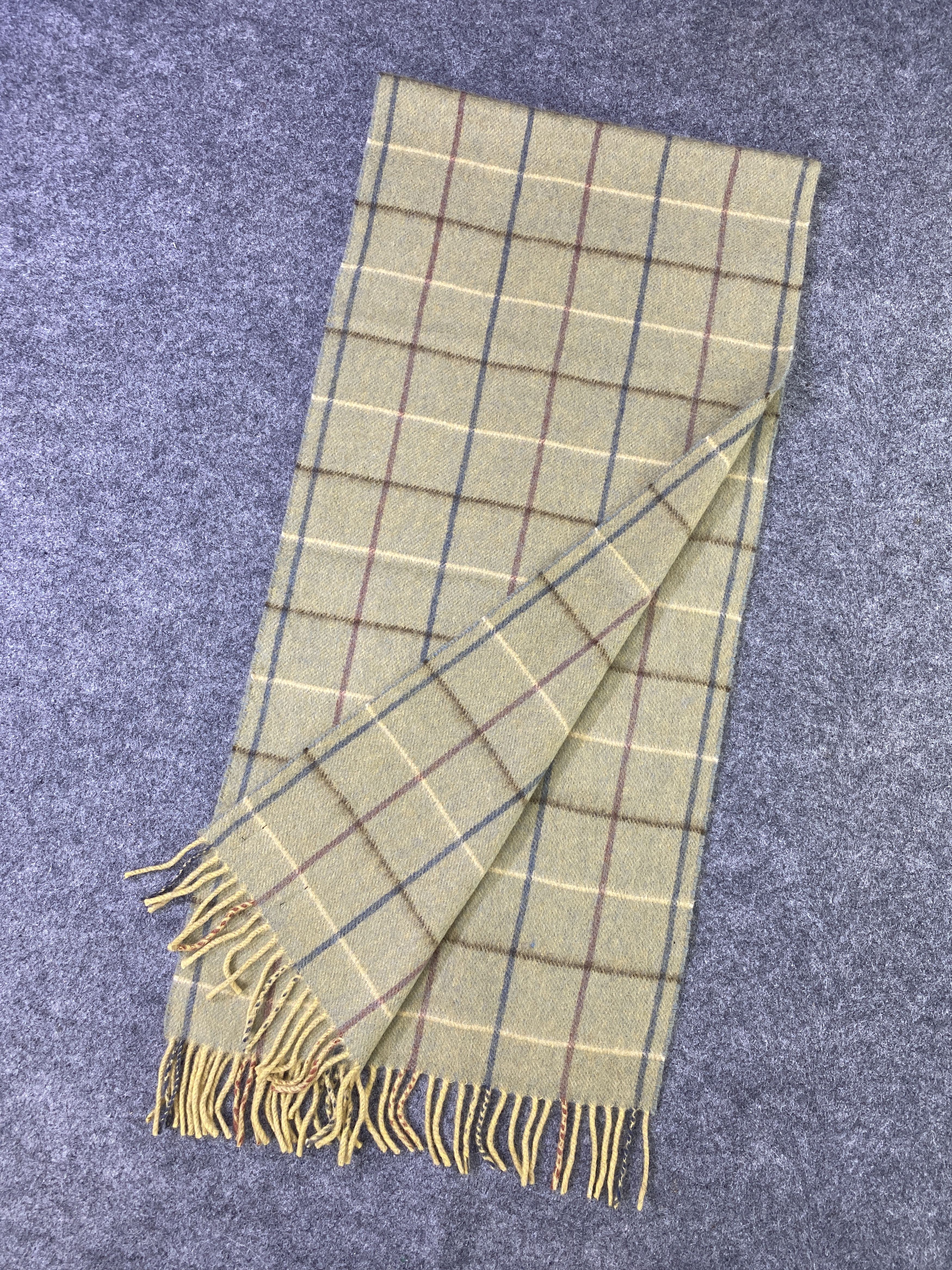 Burberry Vintage Burberry Scarf/Muffler/Neckwear -T964 Size ONE SIZE - 3 Thumbnail