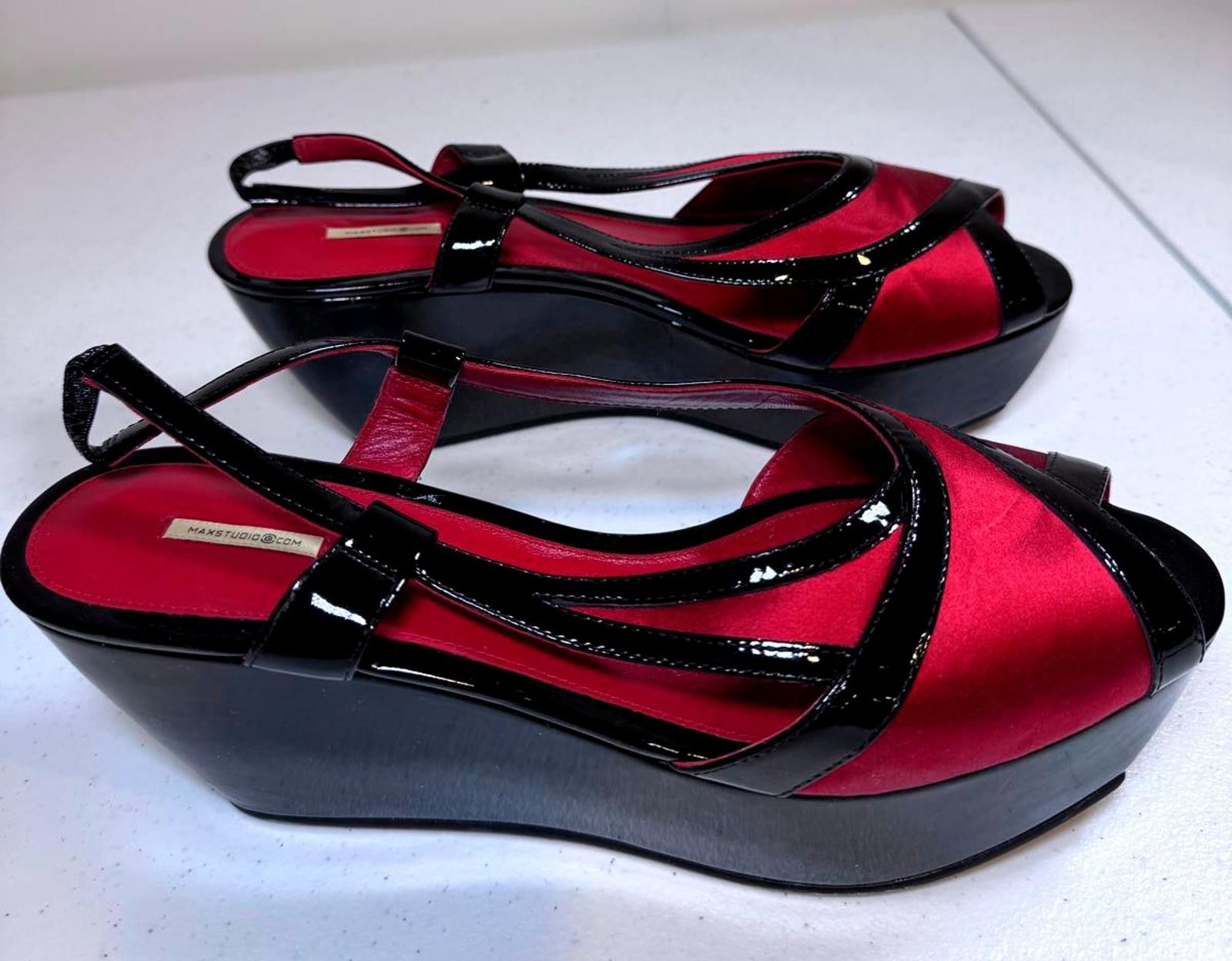 Designer Stylish Max Studio Red and Black Patent Slingback Wedges Size US 10 / IT 40 - 2 Thumbnail