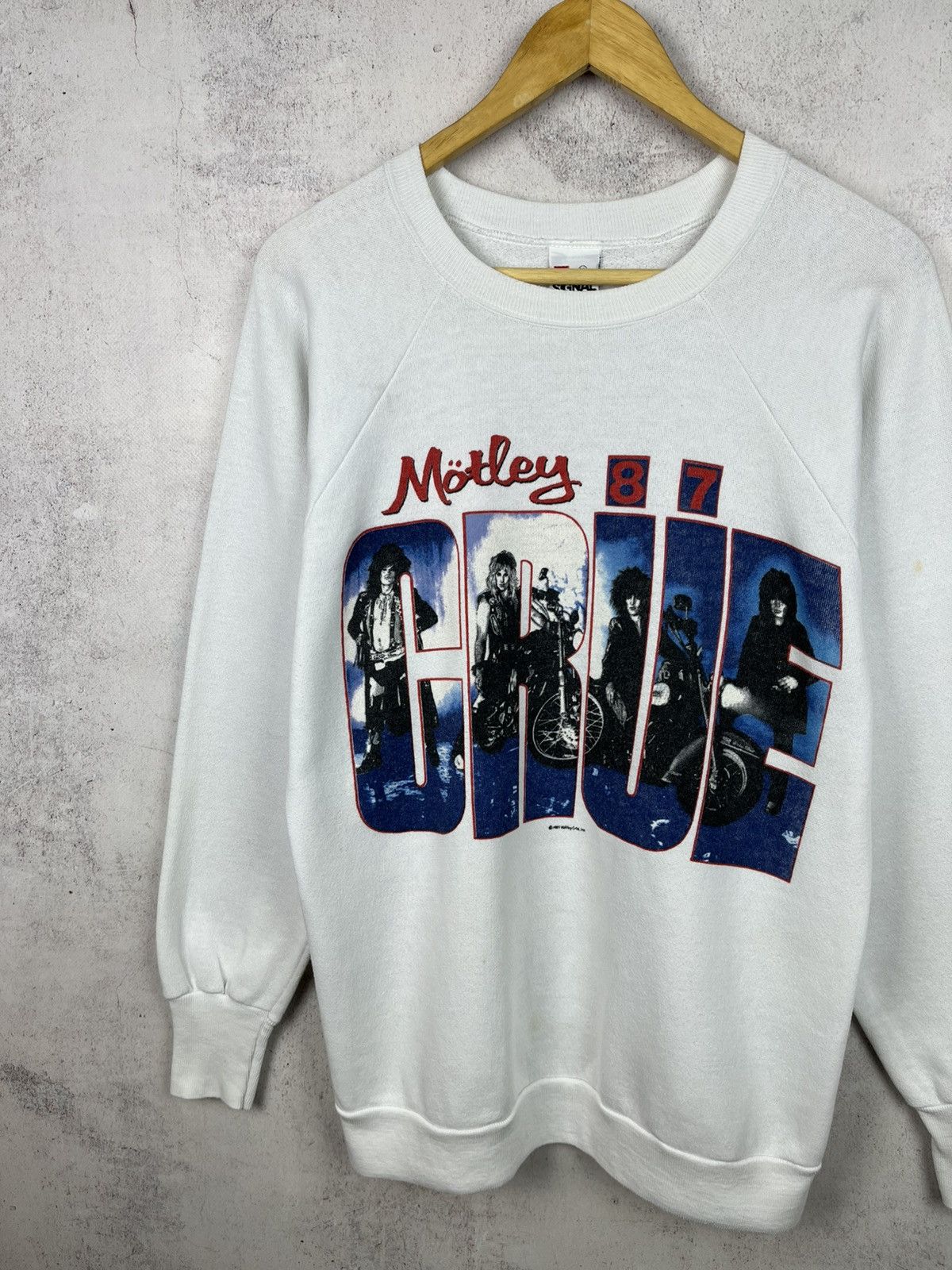 Band Tees 🇺🇸 Vintage 1987 Mötley Crue Rock Band Swaetshirt Made In USA Size US M / EU 48-50 / 2 - 2 Thumbnail
