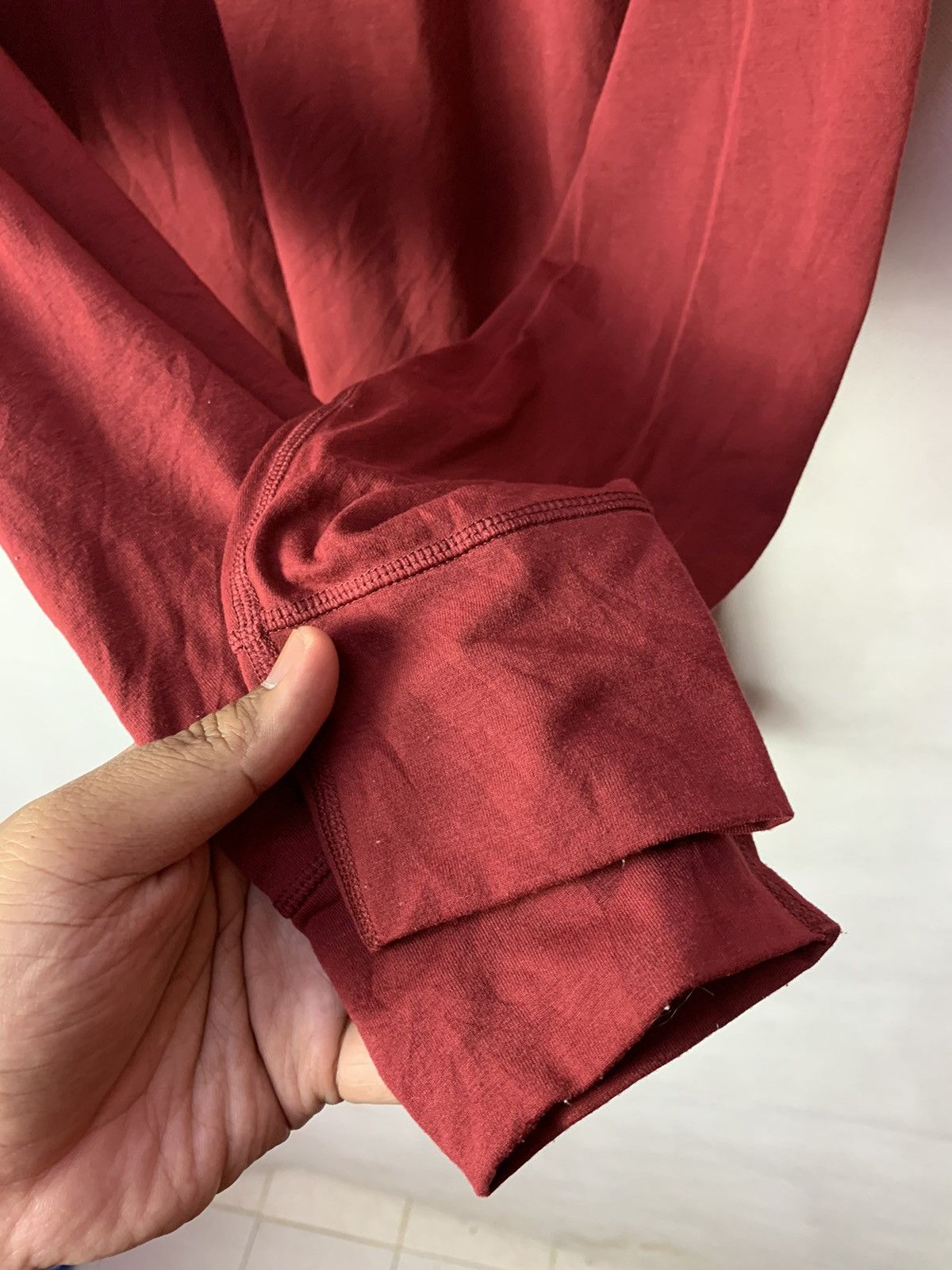 Japanese Brand × Uniqlo 🔥 Uniqlo UU not Undercover Longsleeves Red Tee Size US M / EU 48-50 / 2 - 4 Thumbnail