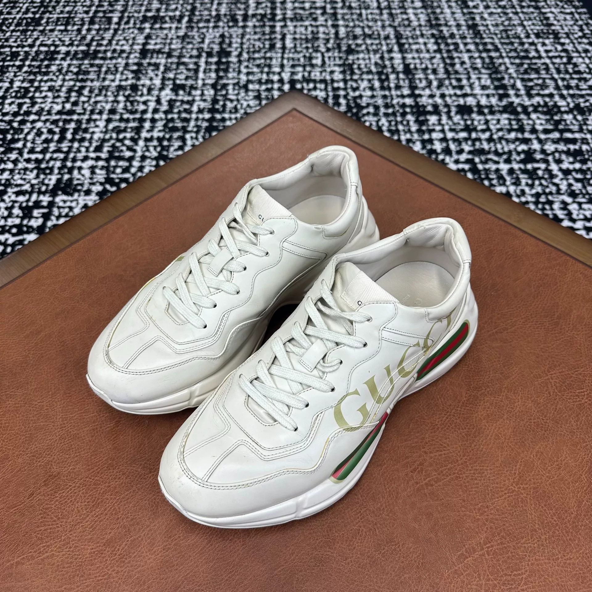 Gucci Gucci Printed Lowtop Sneakers 11 Men Size US 11 / EU 44 - 1 Thumbnail