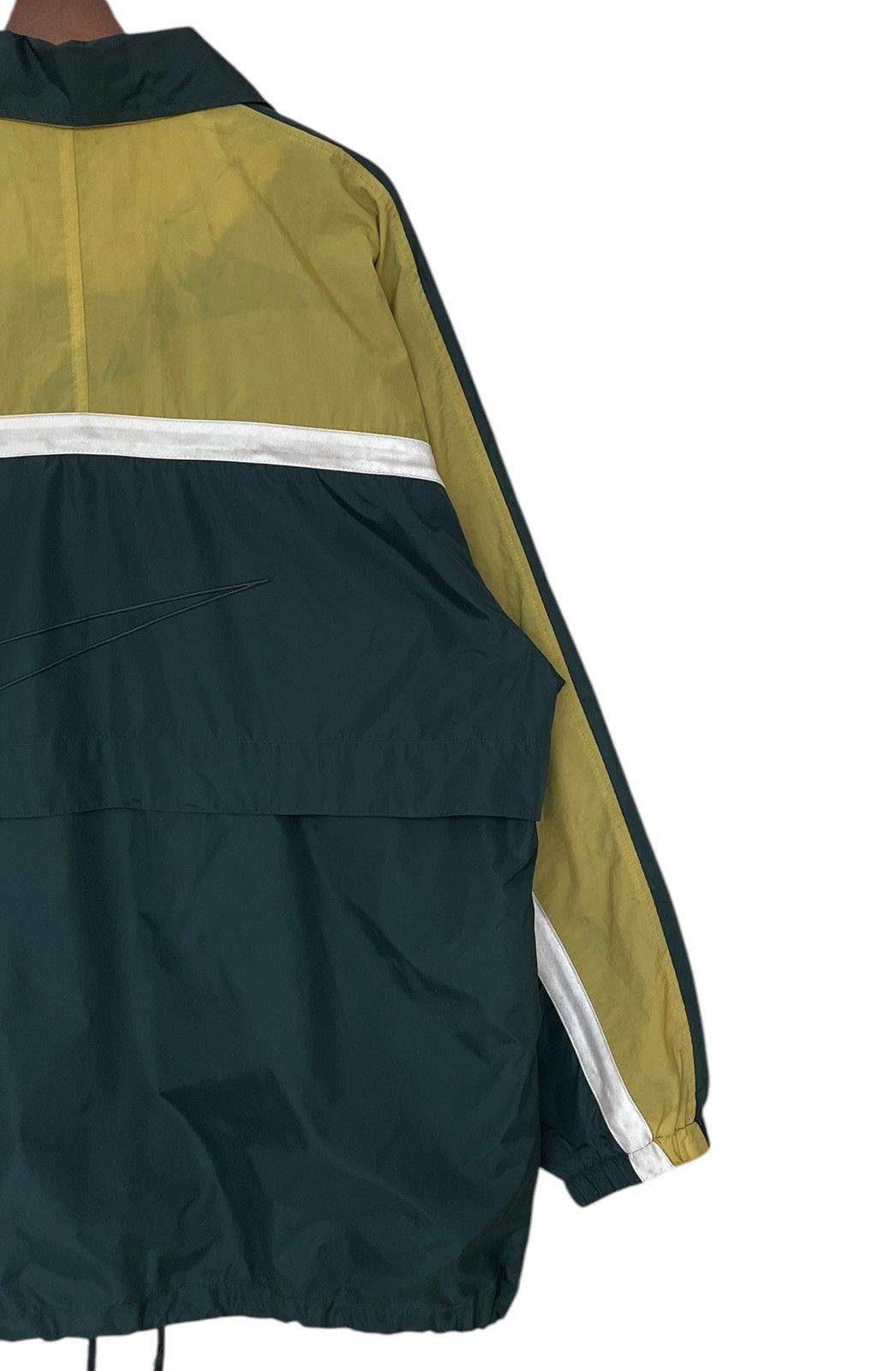 Vintage Vintage Brand Nike Windbreaker Nylon Jacket 1990s Size US XL / EU 56 / 4 - 6 Thumbnail