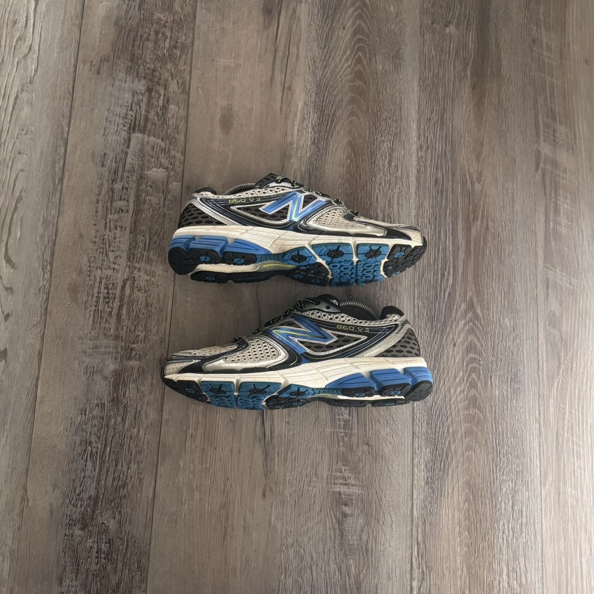 New Balance NEW BALANCE • 860v3 "Multi" (10.5M) Size US 10.5 / EU 43-44 - 1 Thumbnail