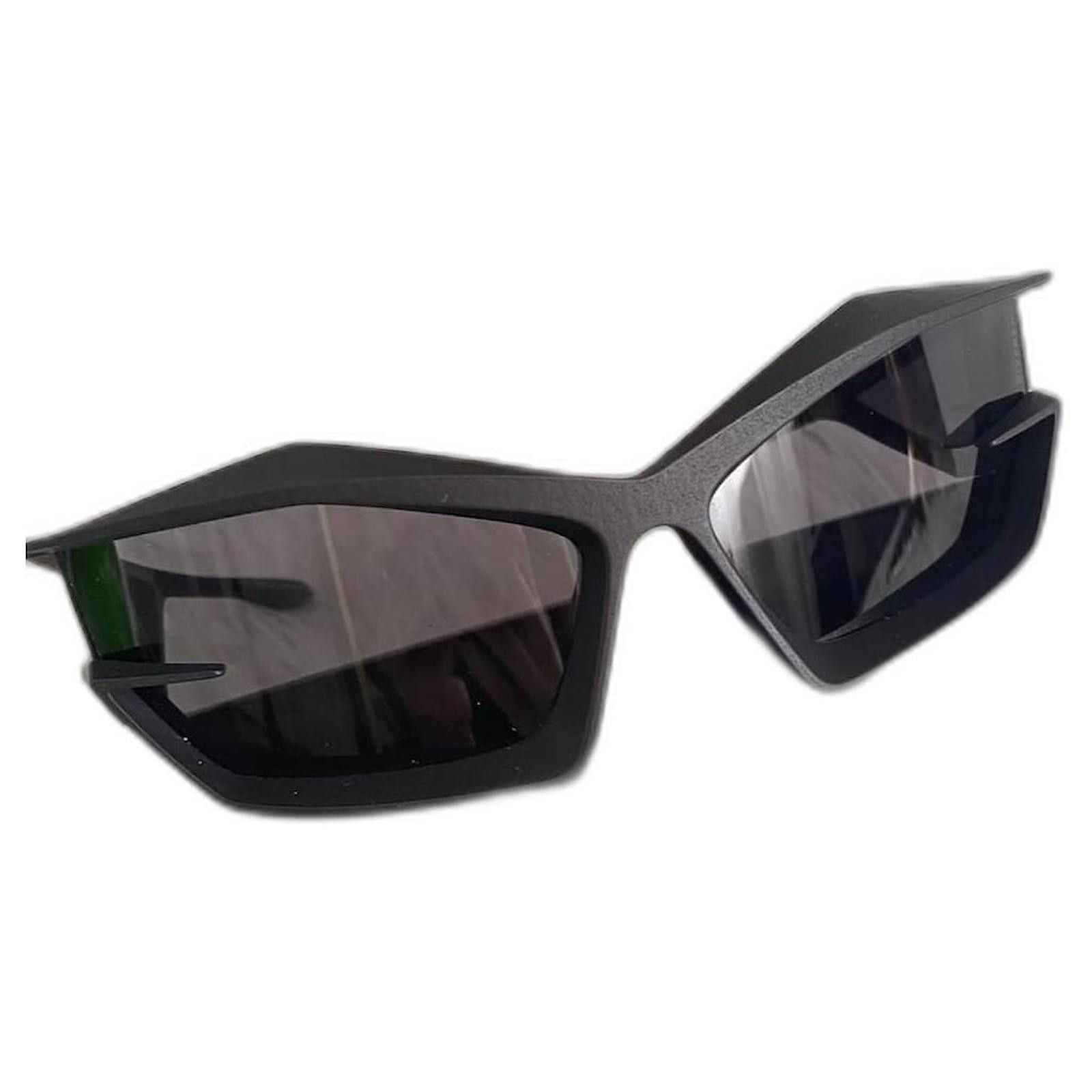 Givenchy o1srvl11e1024 Size: OS / Giv Cut Glasses in Black Size ONE SIZE - 1 Thumbnail