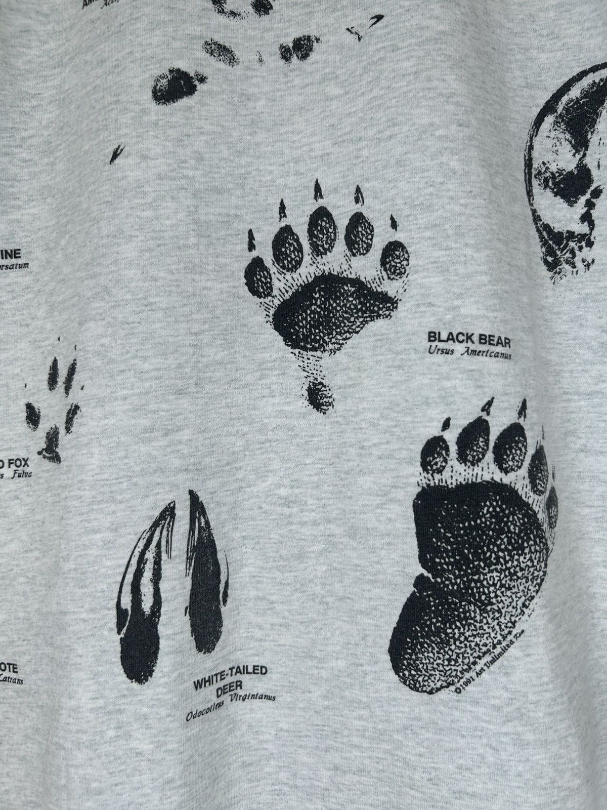 Vintage Vintage 90s Alaska Wildlife Animal Footprint AOP Art T Shirt Size US L / EU 52-54 / 3 - 10 Thumbnail