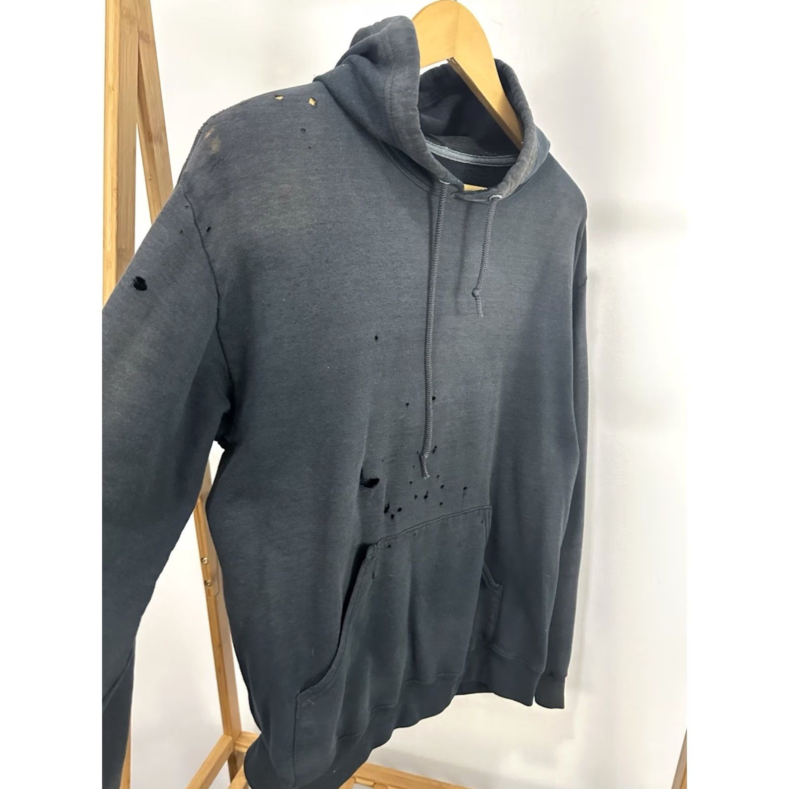 Fruit Of The Loom Fruit of the Loom Hoodie Mens M Black Pullover Distressed WIP Grunge Workwear VTG Gradient Sun Faded Worn Thrashed Sweatshirt Size US M / EU 48-50 / 2 - 5 Thumbnail