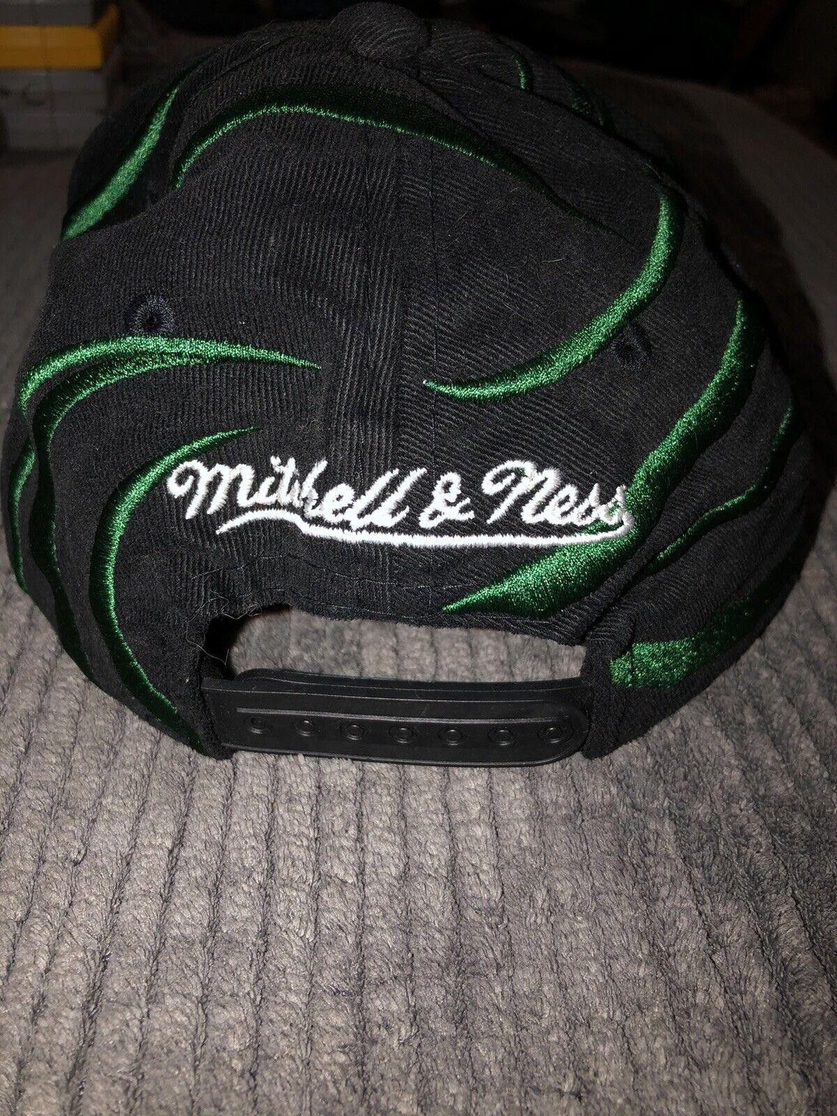 Mitchell & Ness Mitchell & Ness Seattle SuperSonics SnapBack Black/Green Hat Size ONE SIZE - 4 Thumbnail