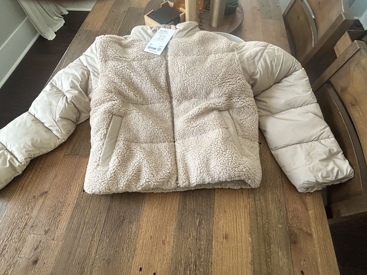 Athleta Athleta Small Halo Puffer Jacket Coat Tan NWT! Size XS / US 0-2 / IT 36-38 - 2 Thumbnail