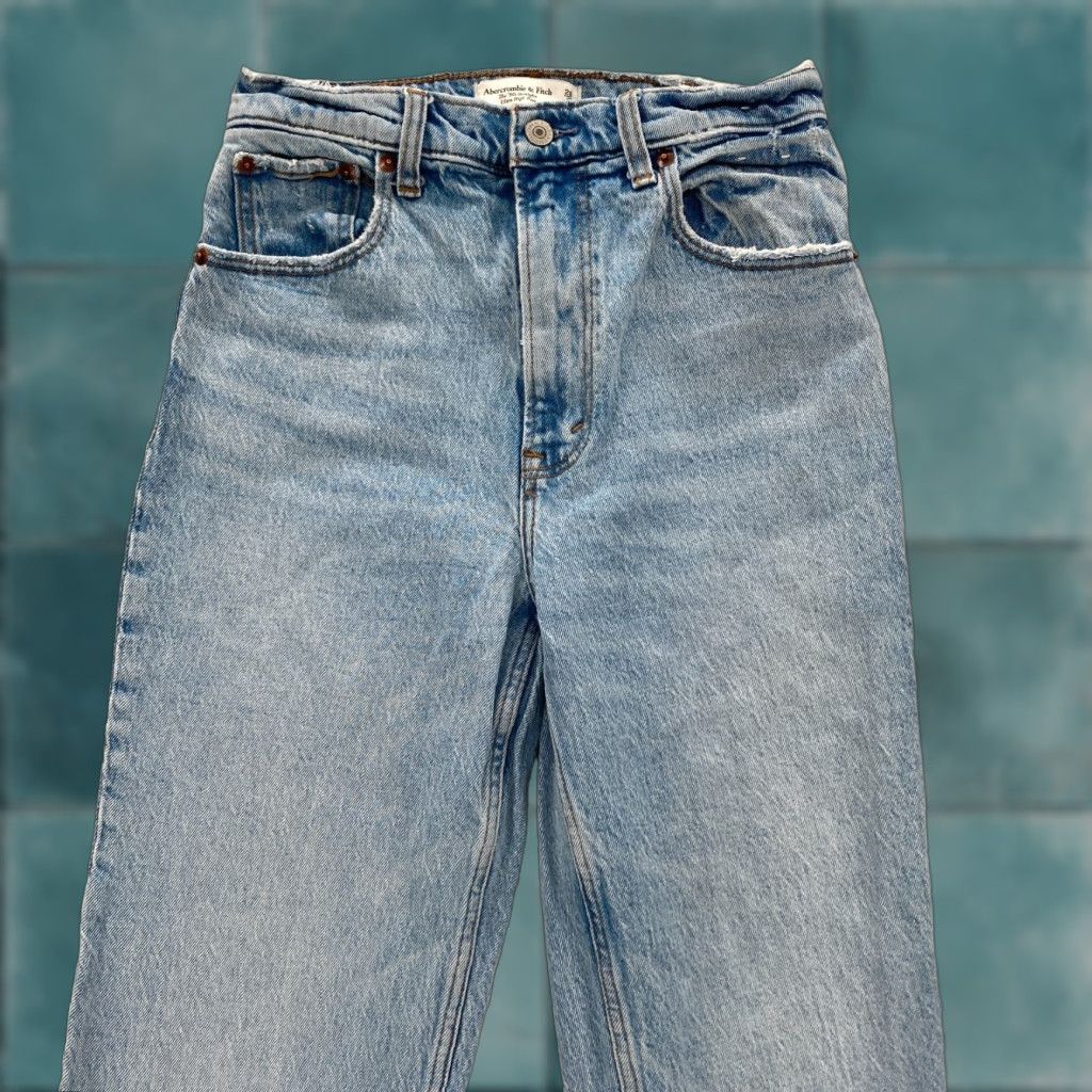 Abercrombie & Fitch Abercrombie & Fitch 90s Straight Jeans Women's 26/2 Long High Rise Blue Denim Size 26" / US 2 / IT 38 - 1 Thumbnail