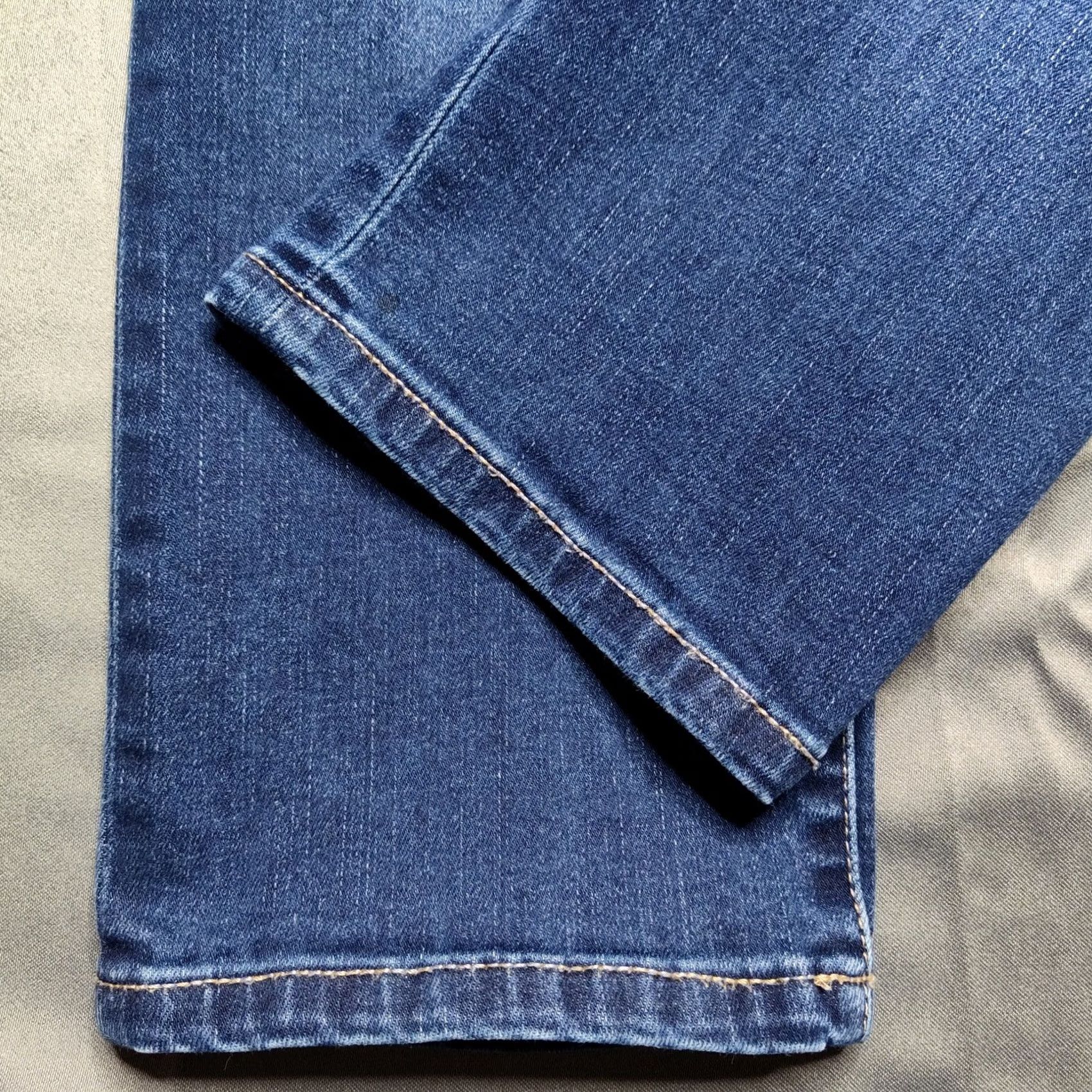 Tommy Bahama Tommy Bahama Women's Crop DK Coastal Wash Denim Jeans Skinny Cropped 27x24 Blue Cotton Blend 24 Inseam Womens Jeans Size 27" / US 4 / IT 40 - 7 Thumbnail