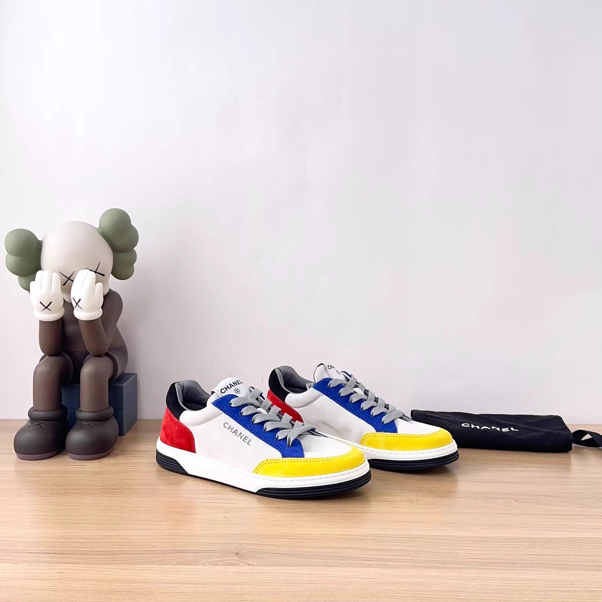 Chanel sneakers 37