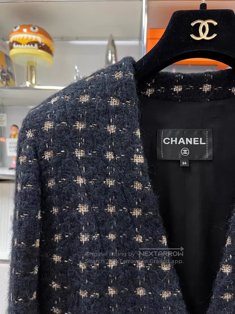 Chanel Chanel Snow series catwalk style deep v-neck tweed jacket Size XXS / US 00 / IT 34 - 2 Thumbnail