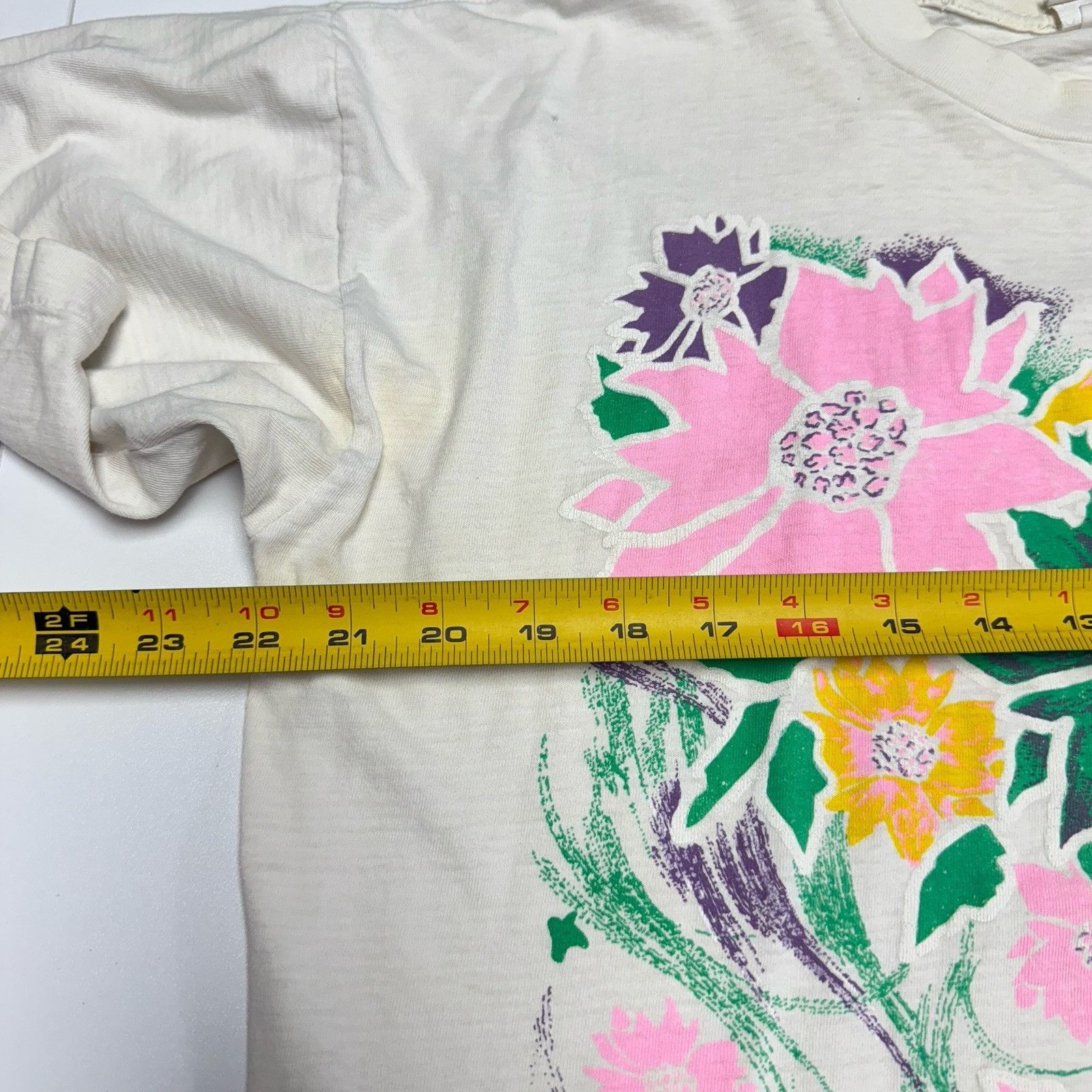 Vintage Vintage 90s Flower Art T Shirt White Single Stitch Size L Size US L / EU 52-54 / 3 - 16 Thumbnail