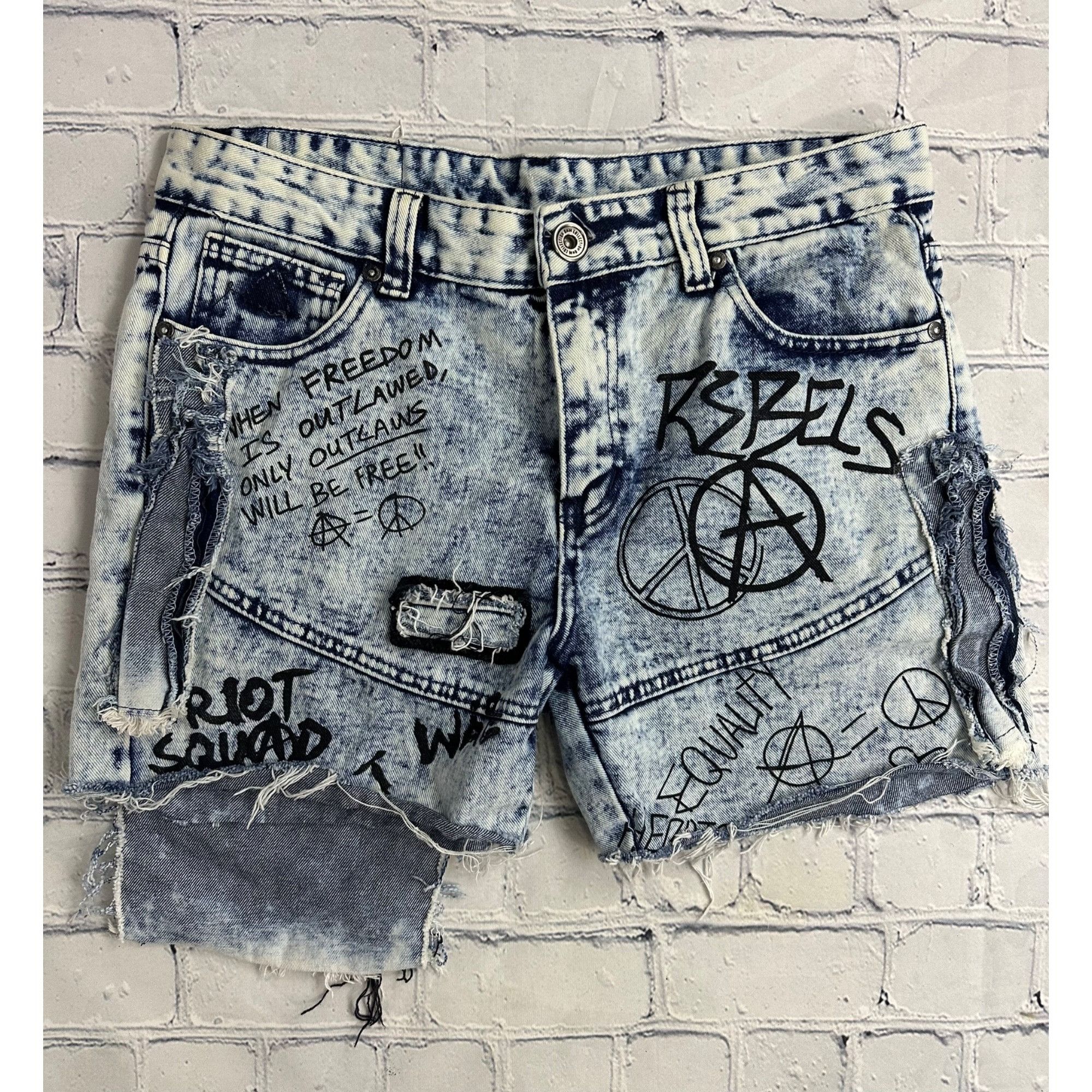 Other Custom Distressed Denim Knee Shorts Size US 32 / EU 48 - 1 Thumbnail