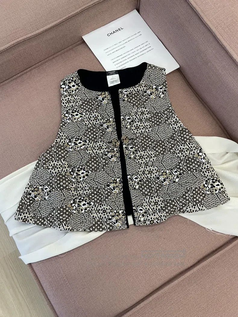 Chanel Chanel Dubai series glazed buckle vest jacket Size XS / US 0-2 / IT 36-38 - 1 Thumbnail
