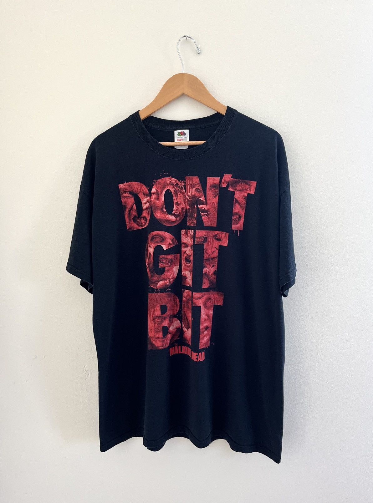 Vintage © 2012 AMC The Walking Dead “Don’t Git Bit” Promo T-Shirt Size US XXL / EU 58 / 5 - 1 Thumbnail