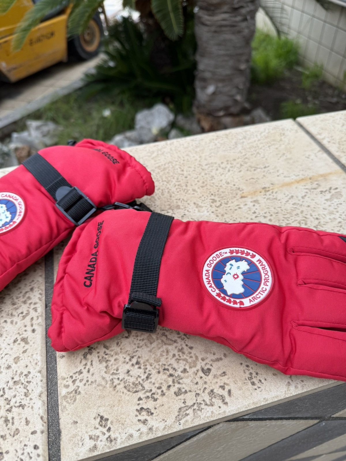 Canada Goose Canada Goose Gloves Red Size ONE SIZE - 2 Thumbnail