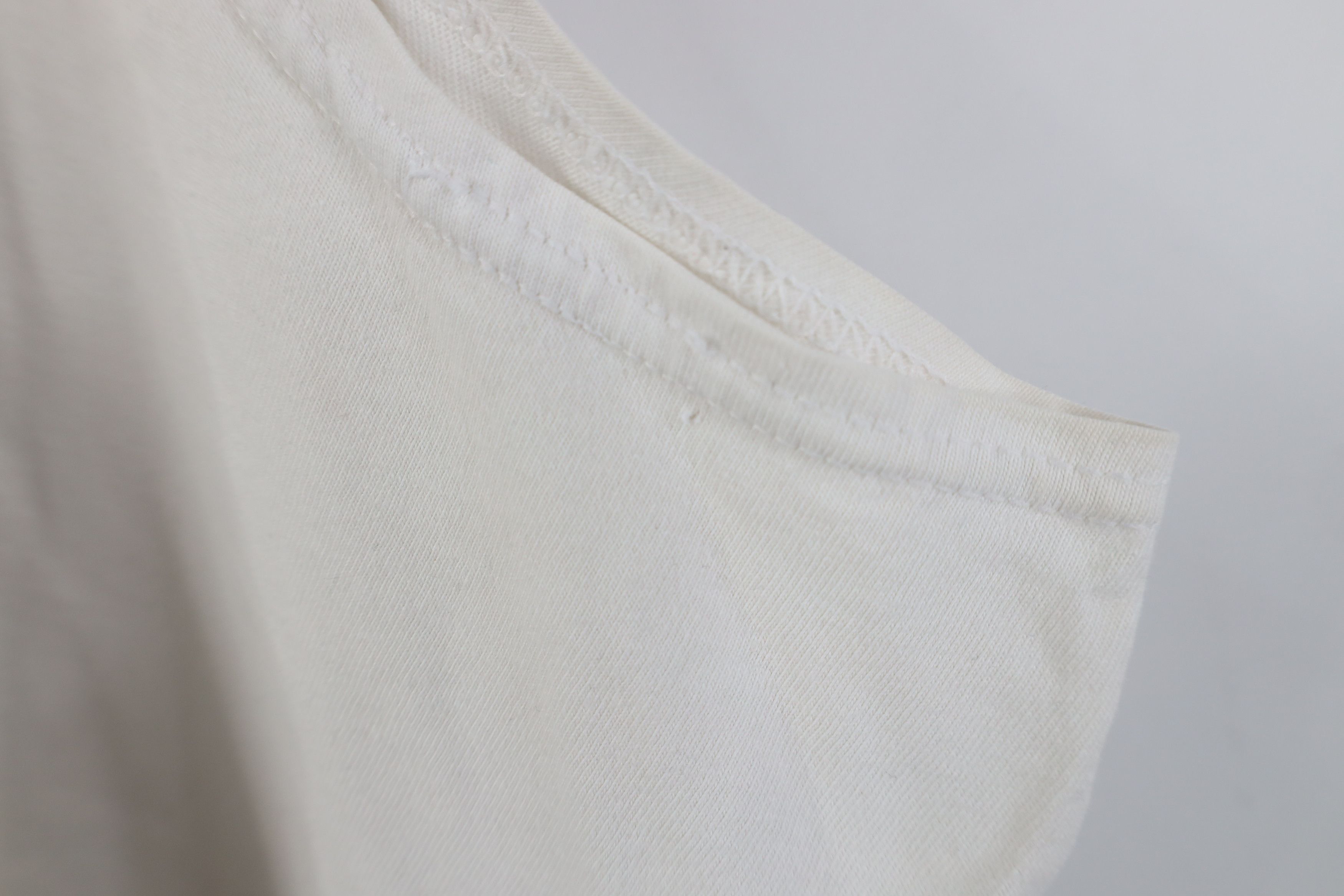 Champion Vintage 90s Champion Spell Out Tank Top T-Shirt White Size US L / EU 52-54 / 3 - 12 Thumbnail