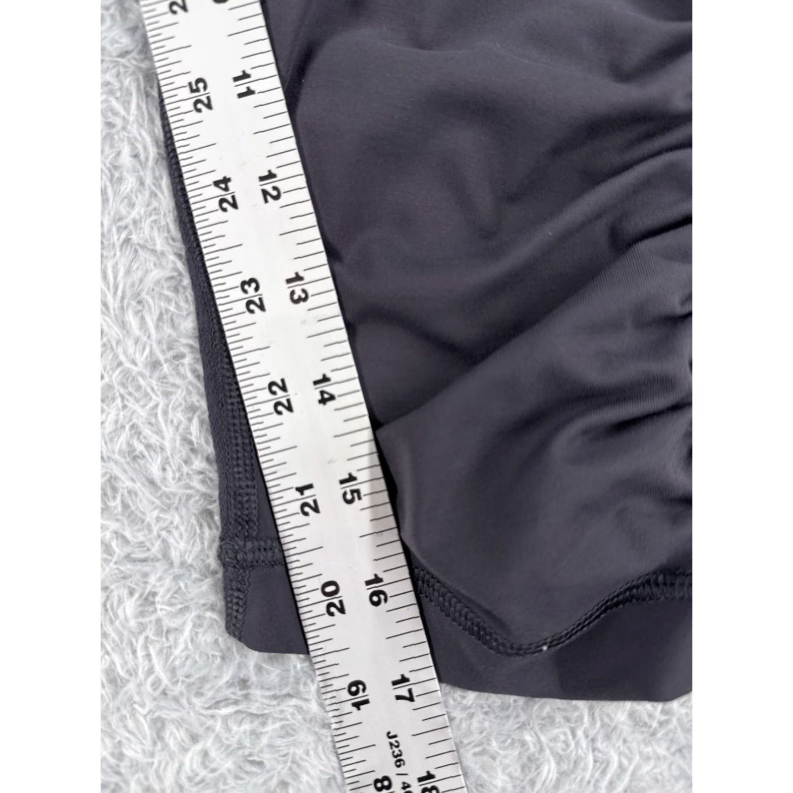 Lululemon Lululemon Pants Womens 8 Gray Cropped Leg Pockets Ruched Hem ZIP Rear Run Activewear Size 30" / US 8 / IT 44 - 6 Thumbnail