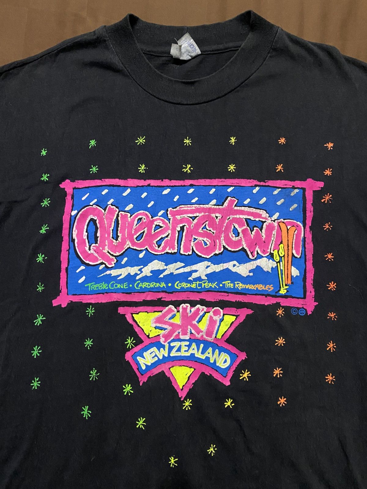 Vintage ❗️SALE❗️Vintage 90s Queenstown NZ Single Stitch Tee Size US L / EU 52-54 / 3 - 3 Thumbnail