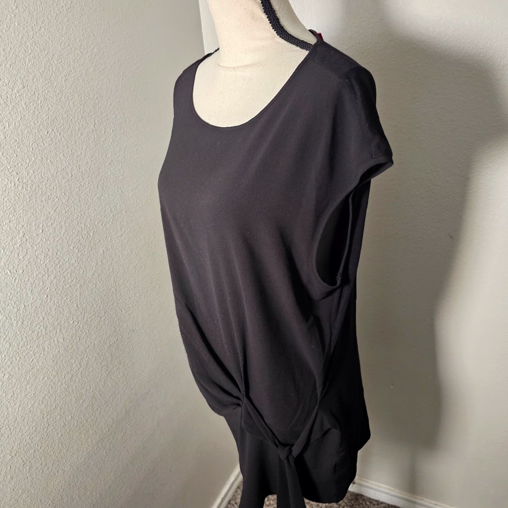 Vince Camuto Vince Camuto Blouse Women’s Large Black Cap Sleeve Round Neck Stretch Front Tie Size L / US 10 / IT 46 - 2 Thumbnail
